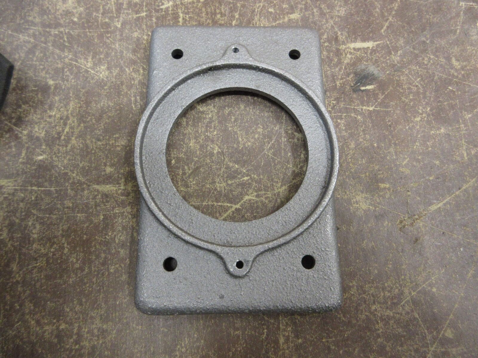 Hubbell Outlet Cover Plate HBL9419 Cast Aluminum New Surplus