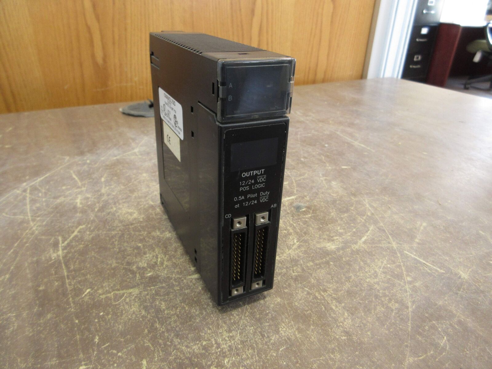 GE Fanuc Output Module IC693MDL753D 12/24VDC 0.5A 32PT Used