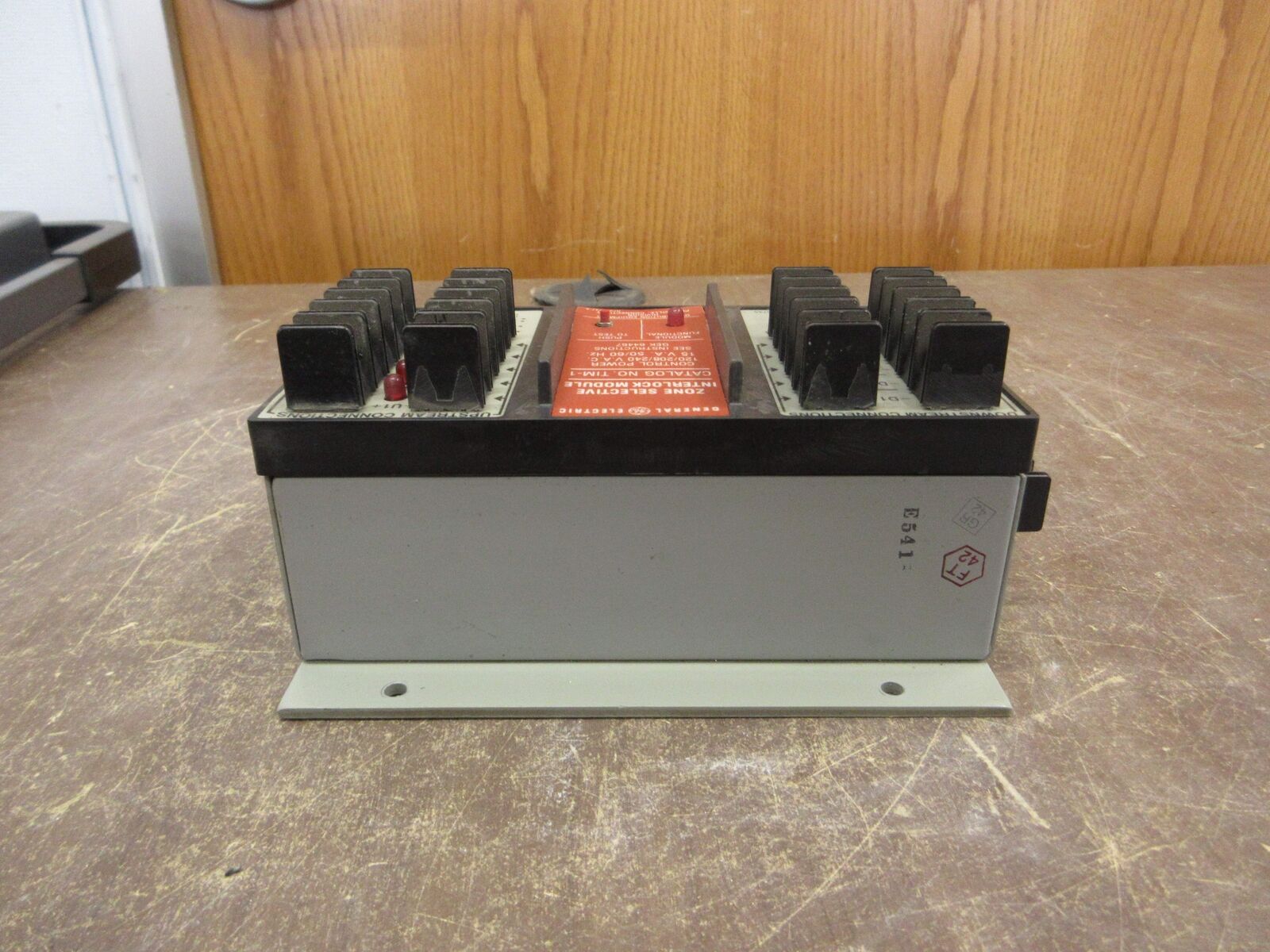 GE Zone Selective Interlock Module TIM-1 120/208/240V 15VA 50/60Hz Used