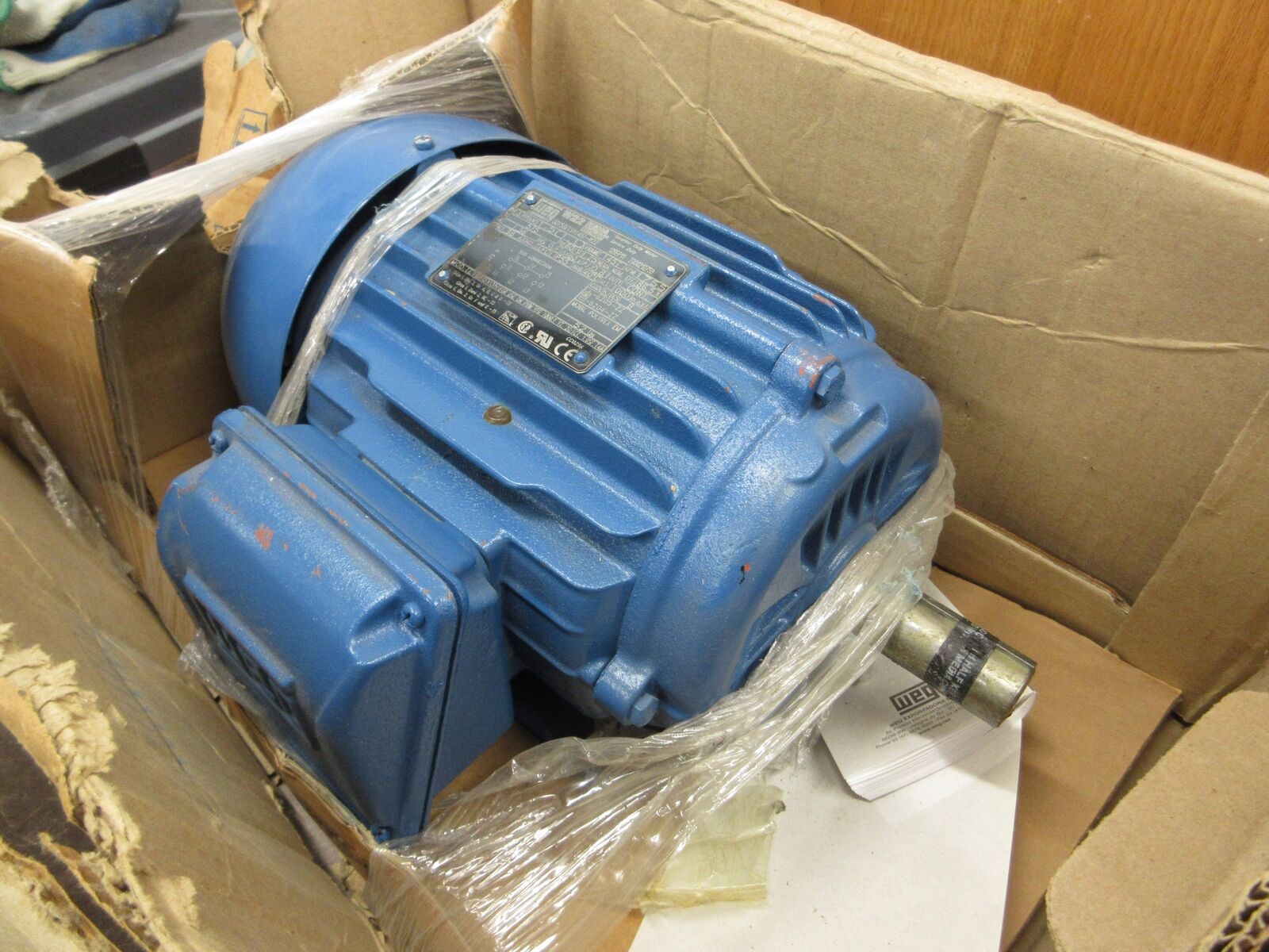 WEG Motor 00158ET3H145T-W22 1.5HP 1800RPM 575V 1.58A 60Hz 3Ph *Damaged Box*