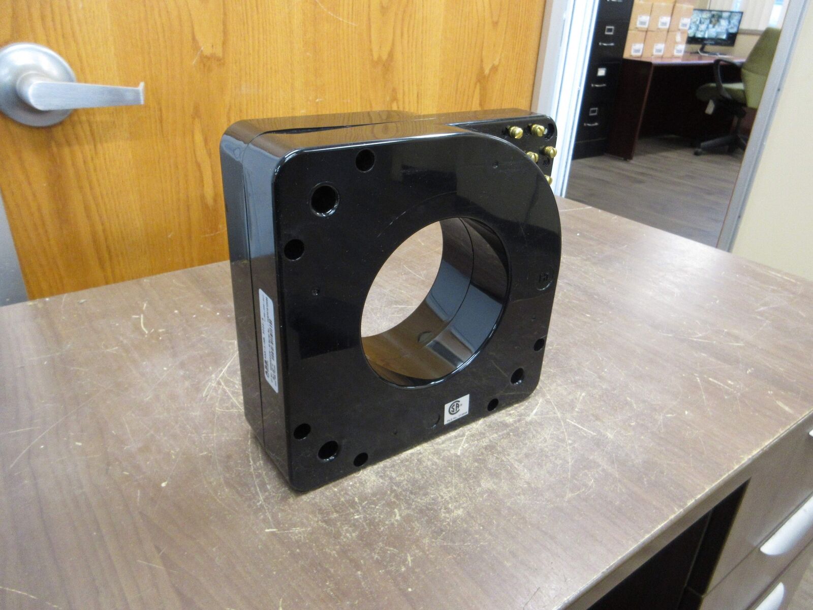 ABB SAB-1-MR Current Transformer 923A329G79 Ratio 3000:5A 600V 25-400Hz 10kV BIL