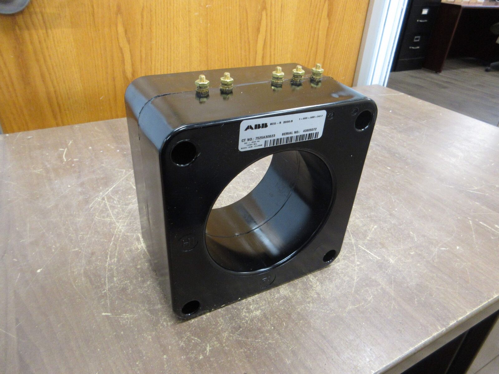 ABB SCG-5 Current Transformer 7525A30G23 Ratio 2000:5A 600V 50-400Hz 10kV BIL