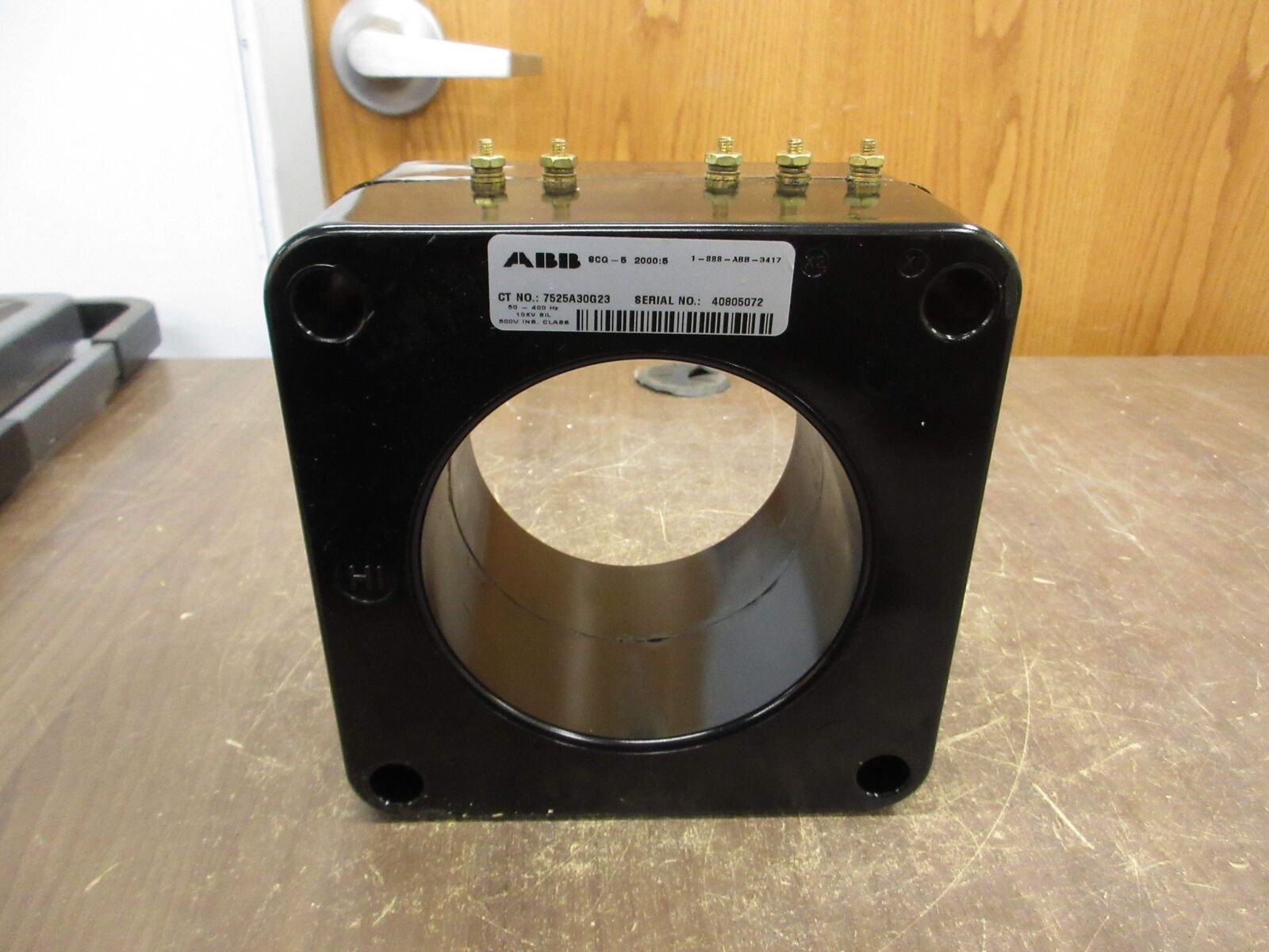ABB SCG-5 Current Transformer 7525A30G23 Ratio 2000:5A 600V 50-400Hz 10kV BIL