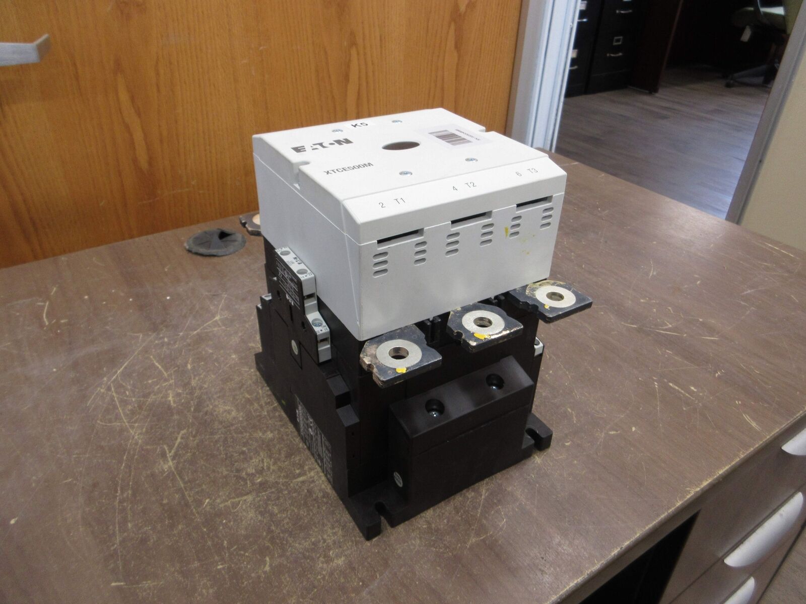 Eaton Contactor XTCE500M 24-48VDC Coil 550A 600V Used