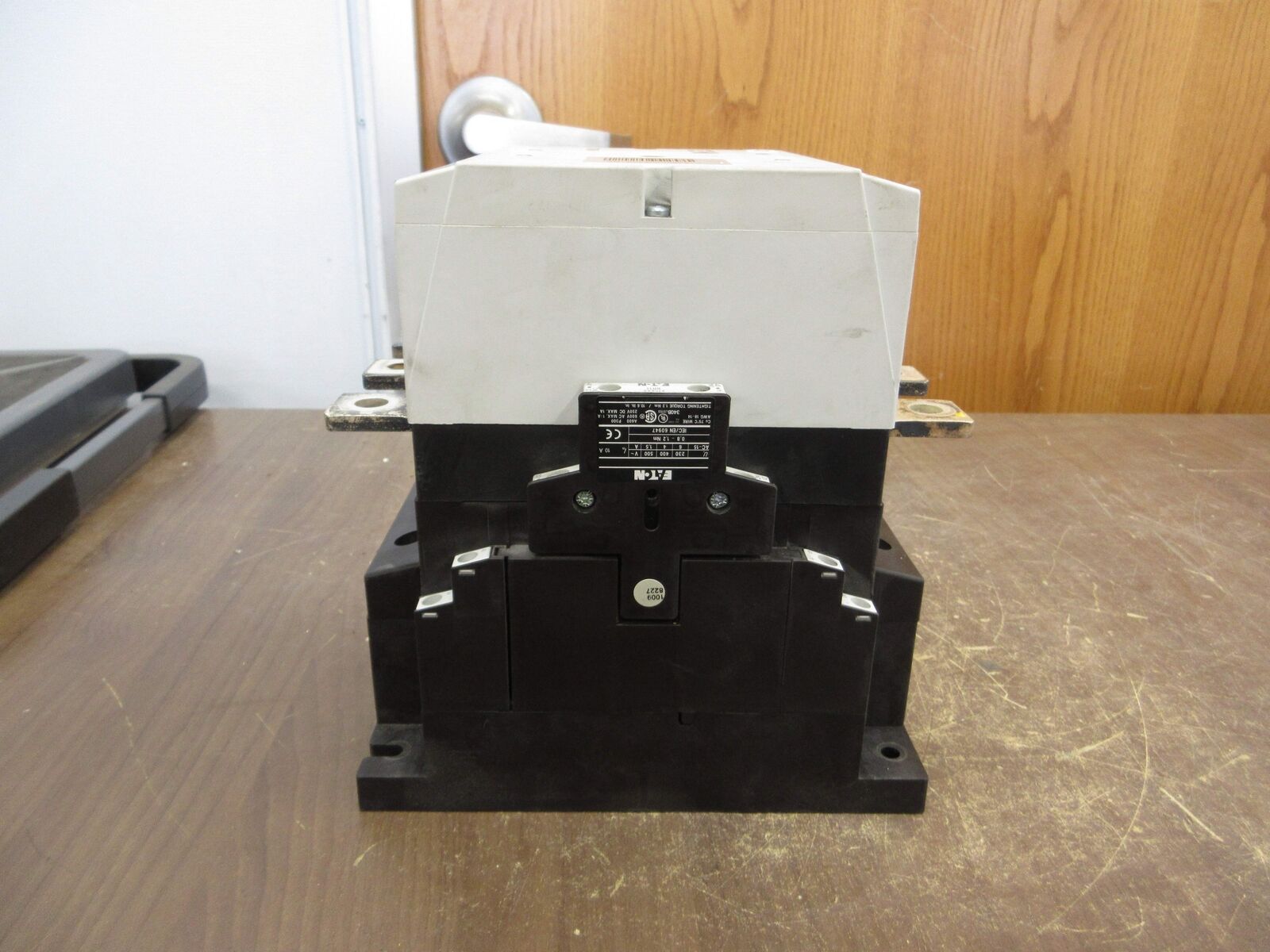 Eaton Contactor XTCE400M 24-48VDC Coil 450A 600V Used