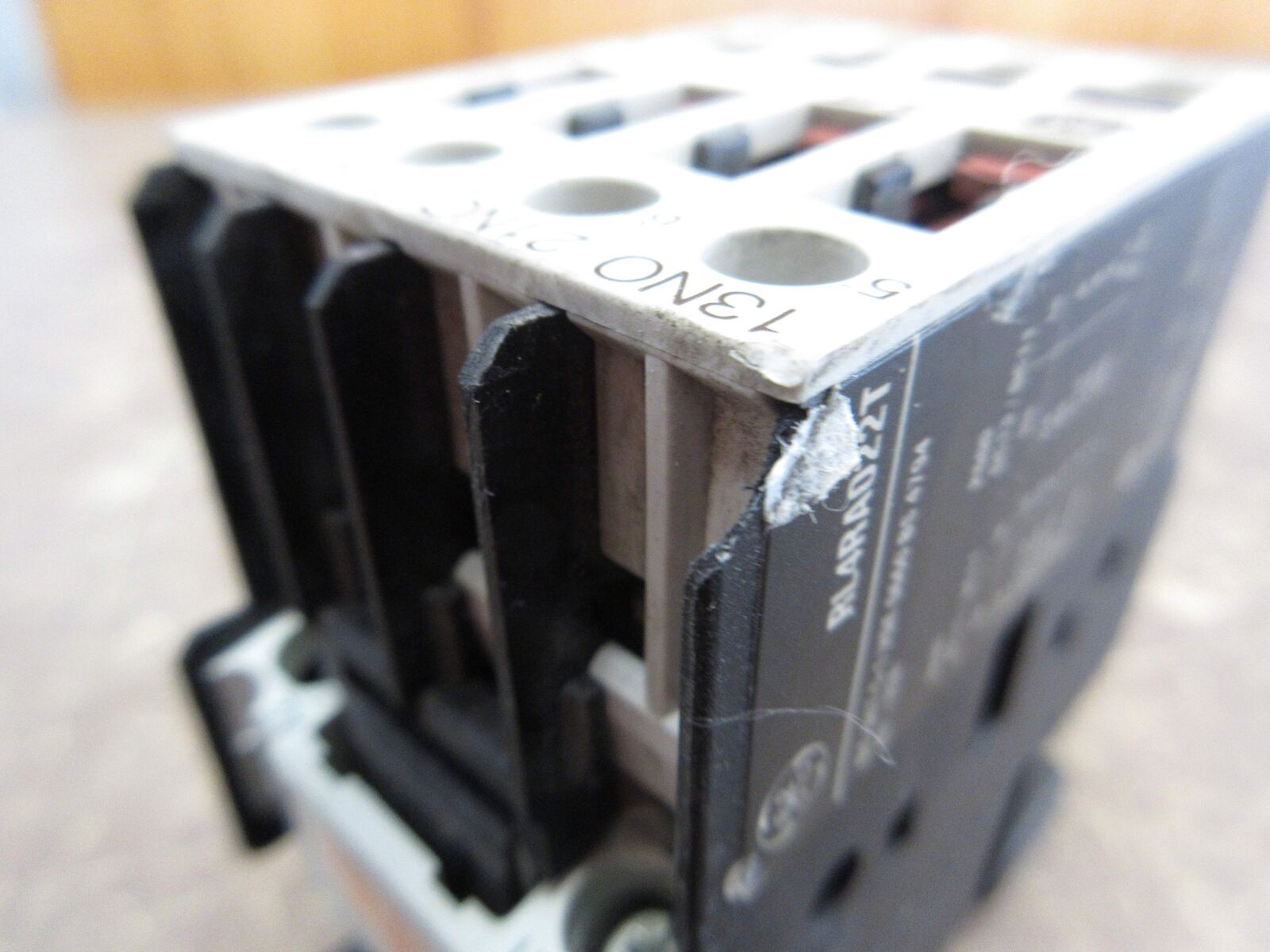 GE Contactor RL4RA022T 120V Coil 20A 600V *Chipped Corner* Used