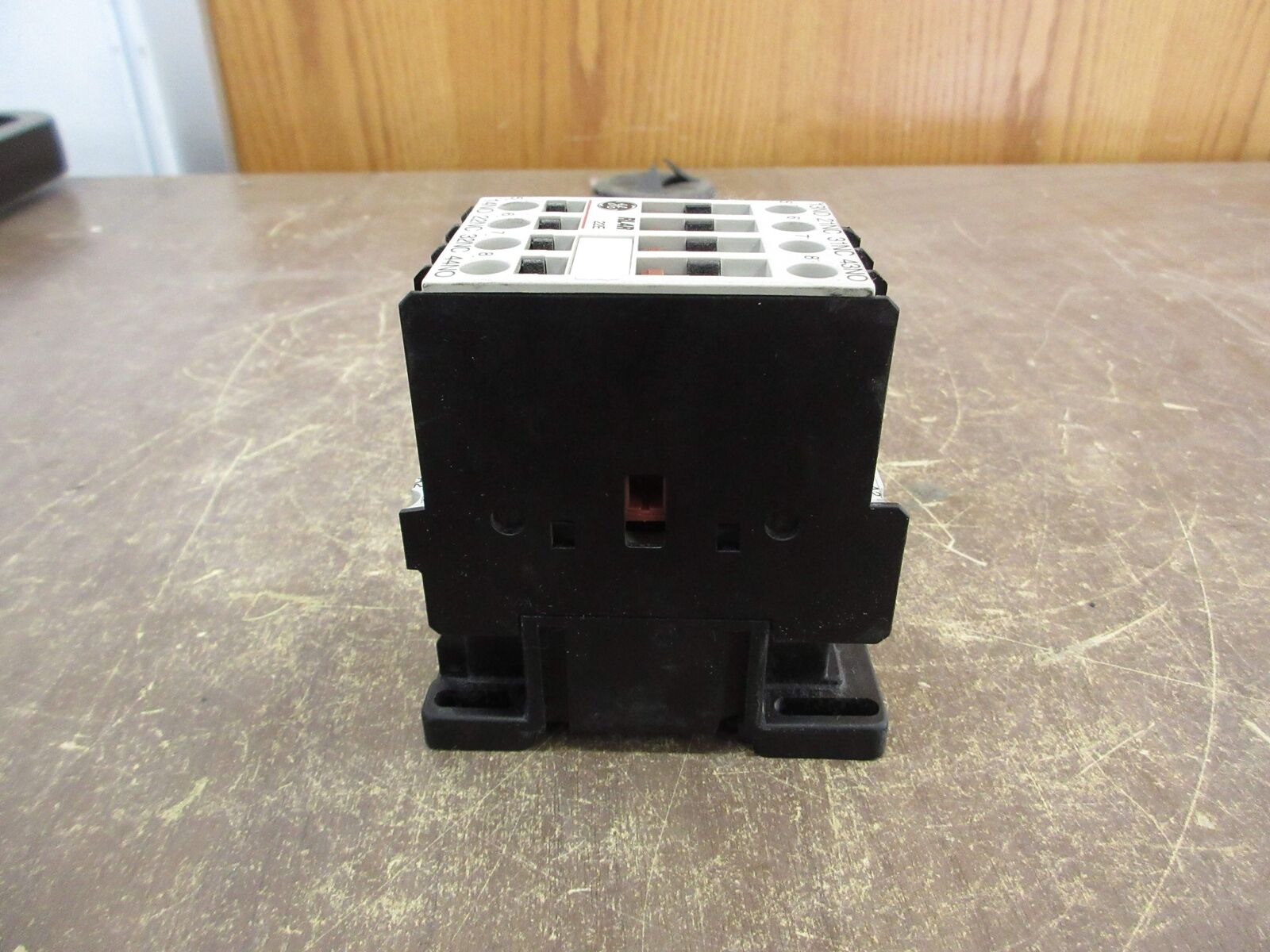 GE Contactor RL4RA022T 120V Coil 20A 600V *Chipped Corner* Used