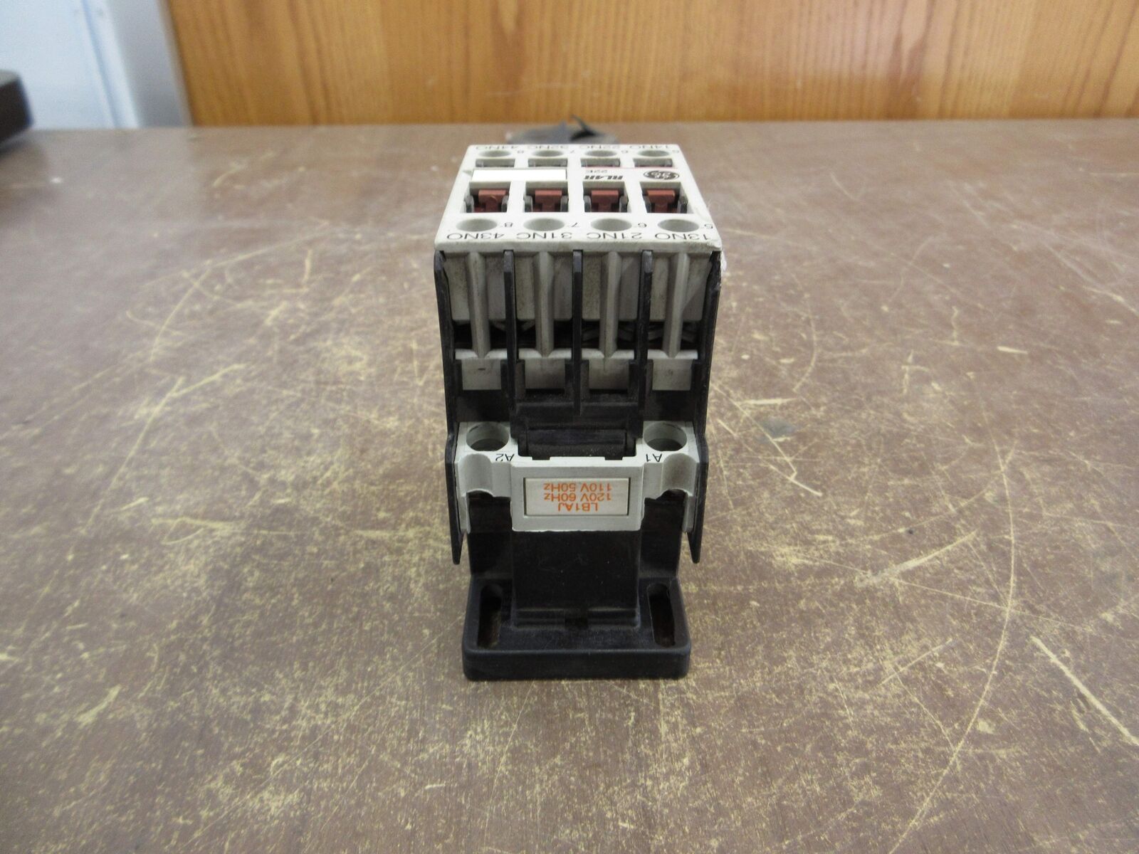 GE Contactor RL4RA022T 120V Coil 20A 600V *Chipped Corner* Used