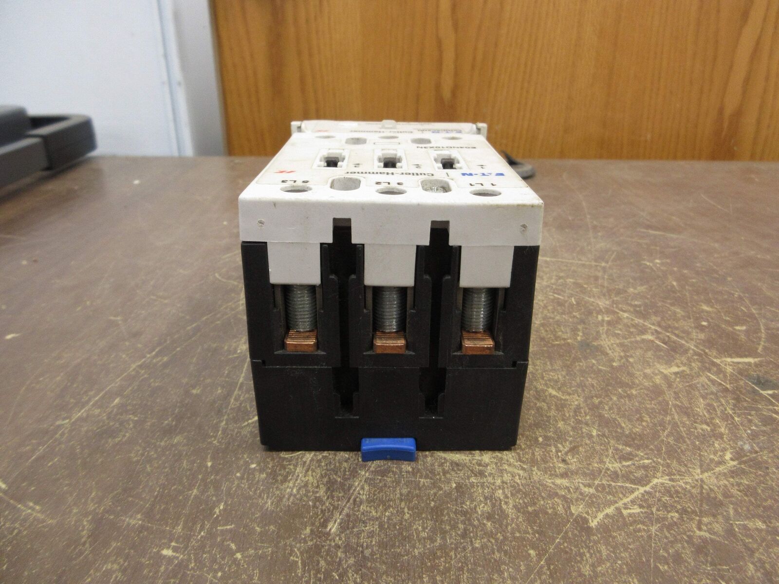 Eaton Contactor E04ND10X3N 24VDC Coil 130A 600V Used