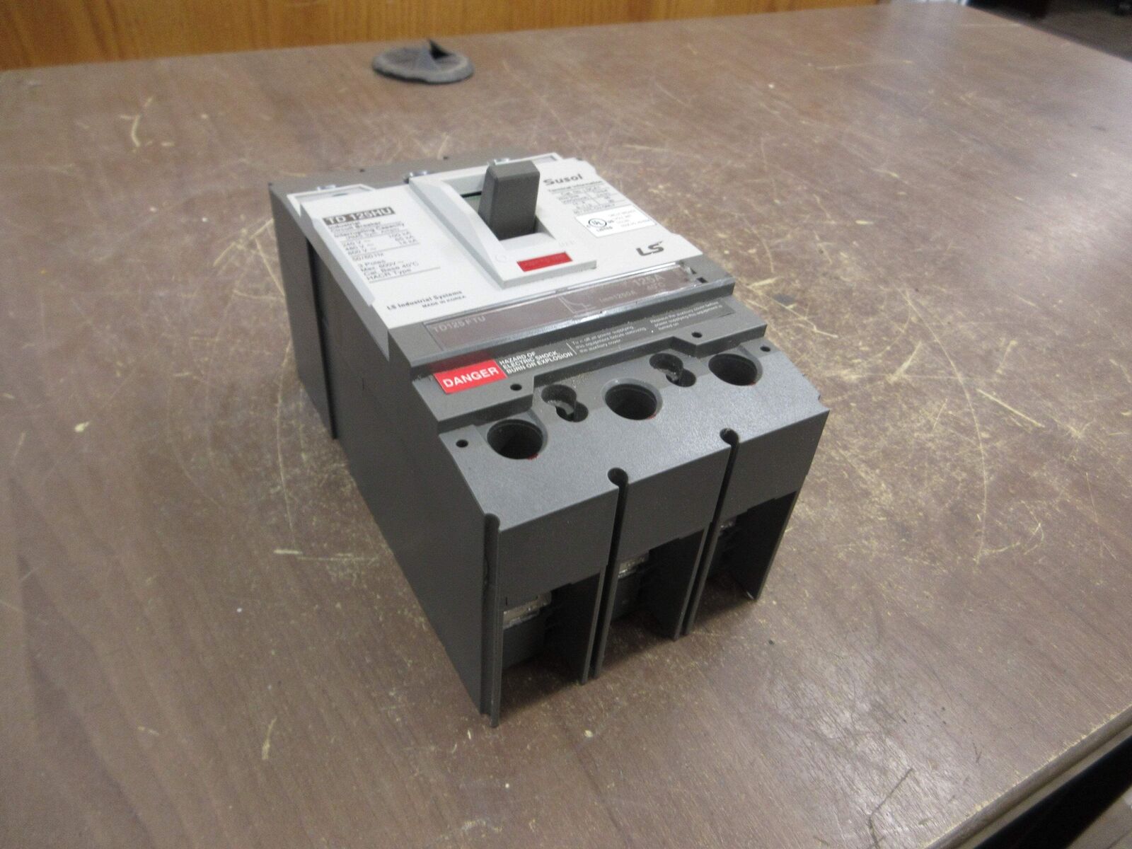 LS Circuit Breaker TD125HU 125A 600V 3P Used