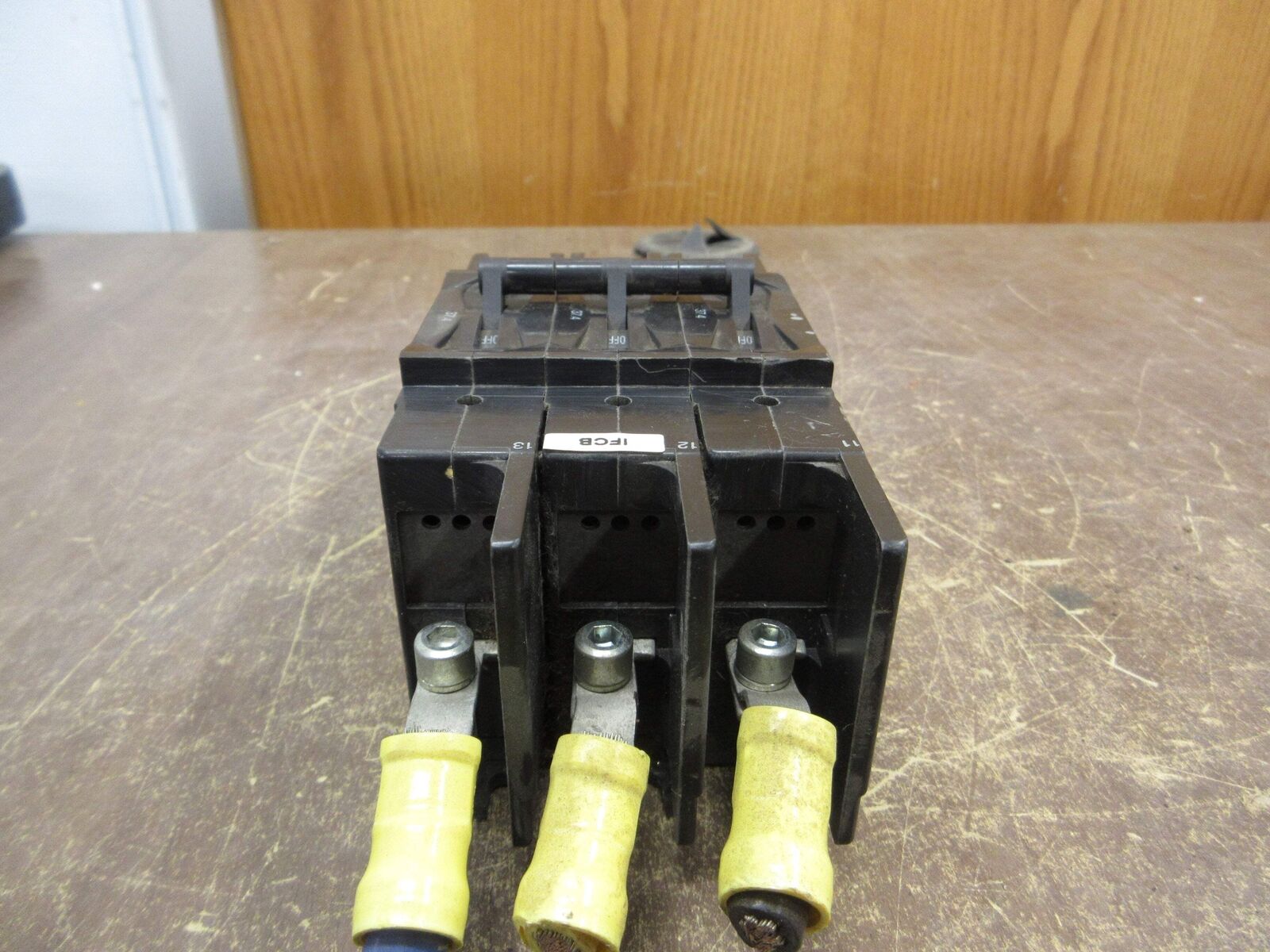 Airpax Circuit Breaker 219-3-2988-964 37.4A 480V 3P Used