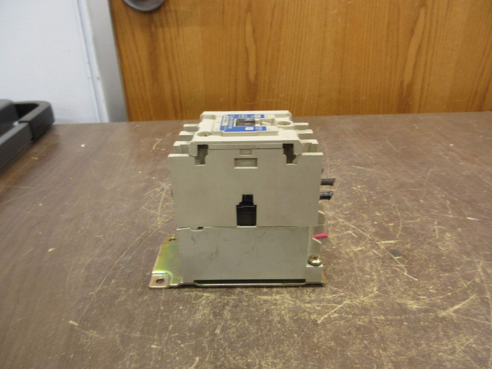 Cutler-Hammer Size 1 Contactor CN15DN3 Ser. B1 120V Coil 27A (1) Aux Contact