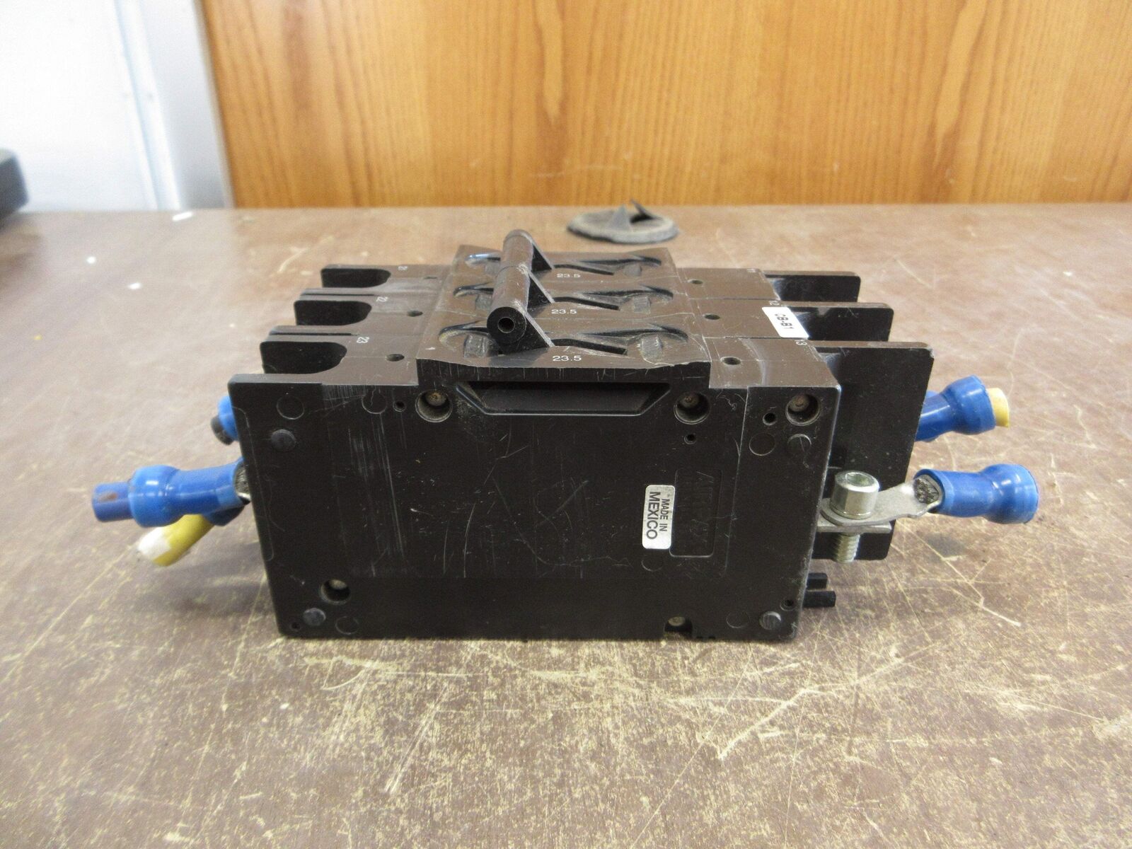 Airpax Circuit Breaker 219-3-2600-555 23.5A 600V 3P Used