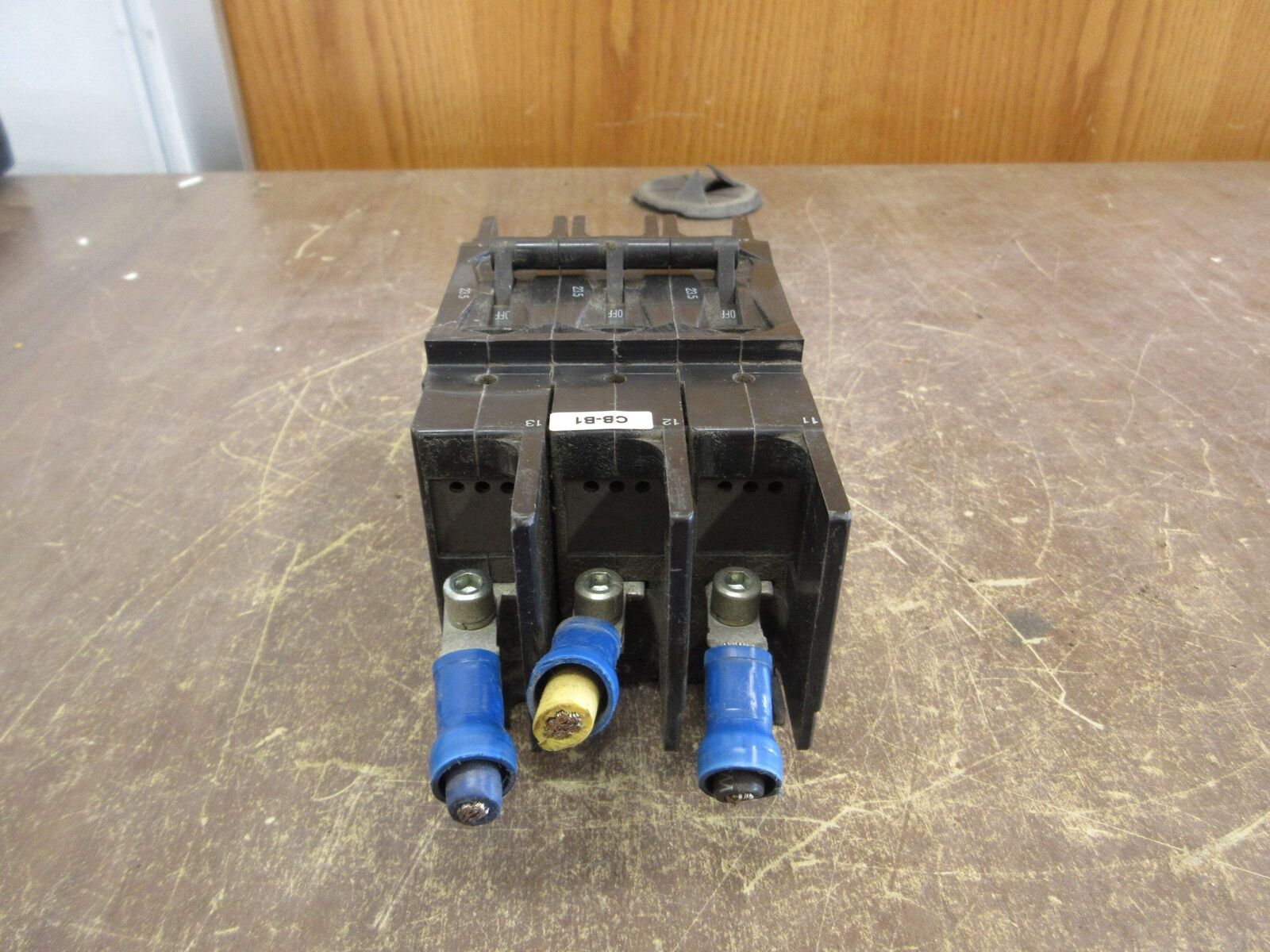 Airpax Circuit Breaker 219-3-2600-555 23.5A 600V 3P Used