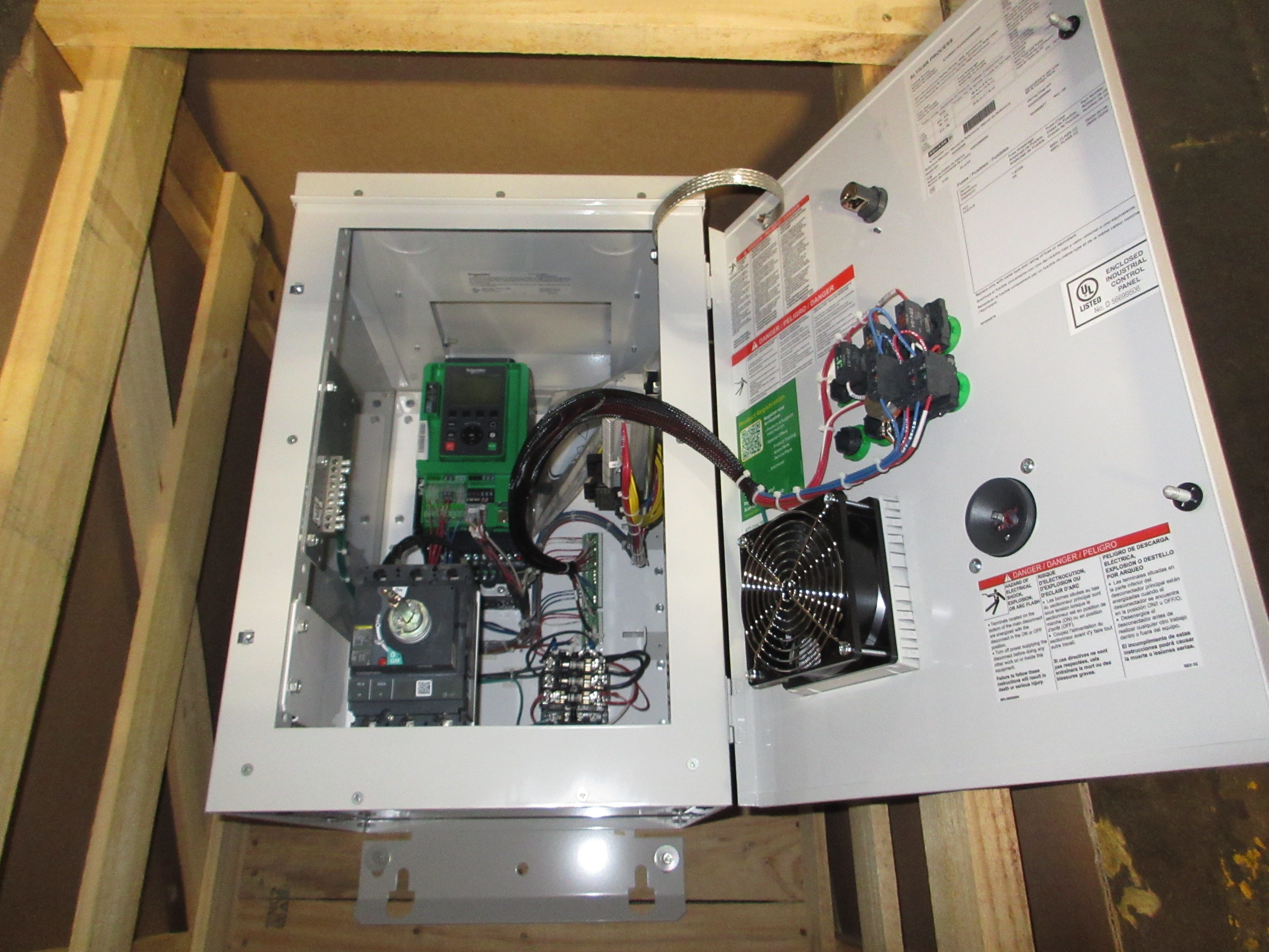 Schnieder Electric Altivar Process Type 12 AC Drive ATV660U15U3N2GNWABN 2HP 230V