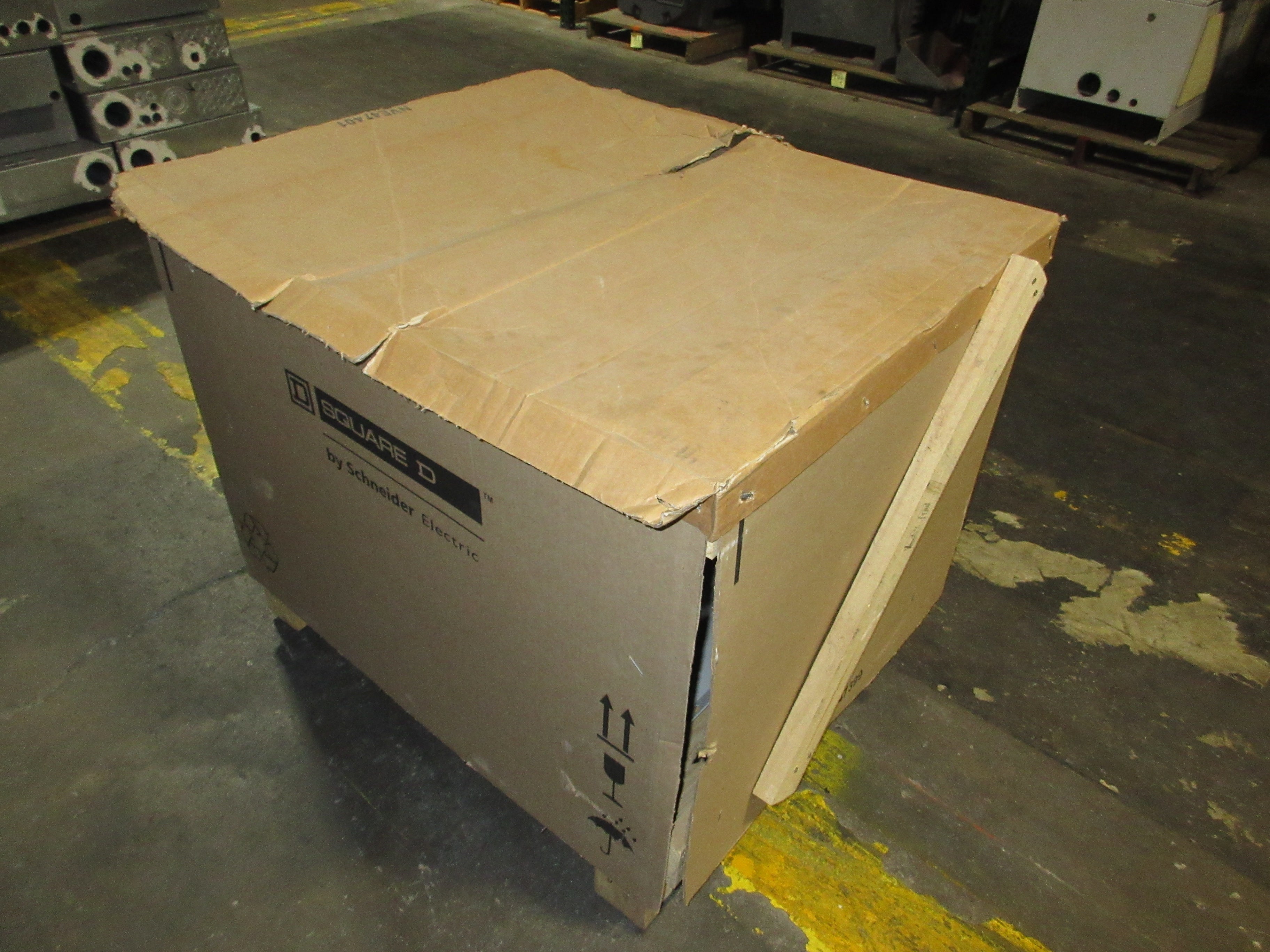 Schnieder Electric Altivar Process Type 12 AC Drive ATV660U15U3N2GNWABN 2HP 230V