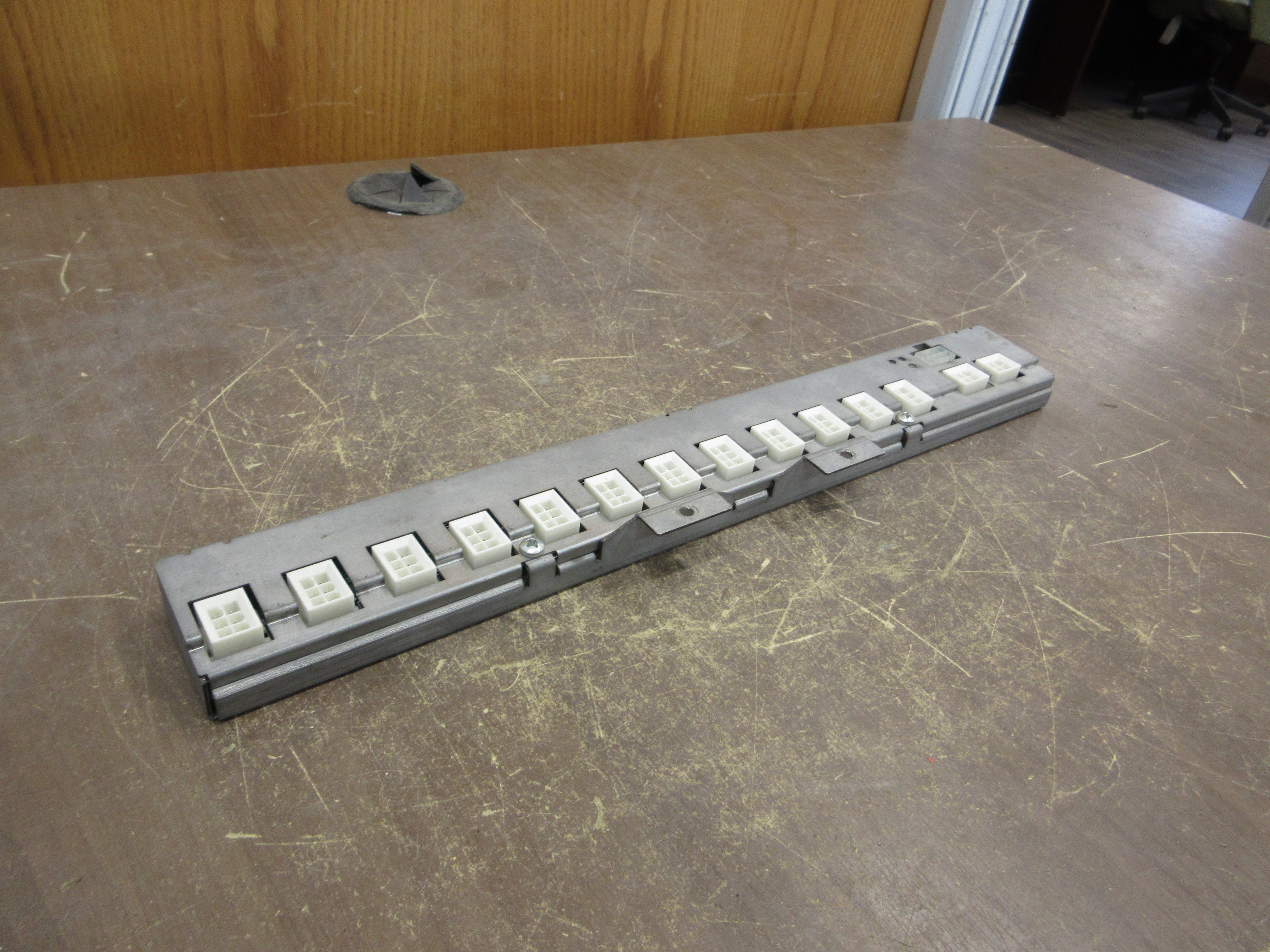 Square D Powerlink G3 Circuit Control Bus NF12SBLG3 *No Mounting Screws* Used