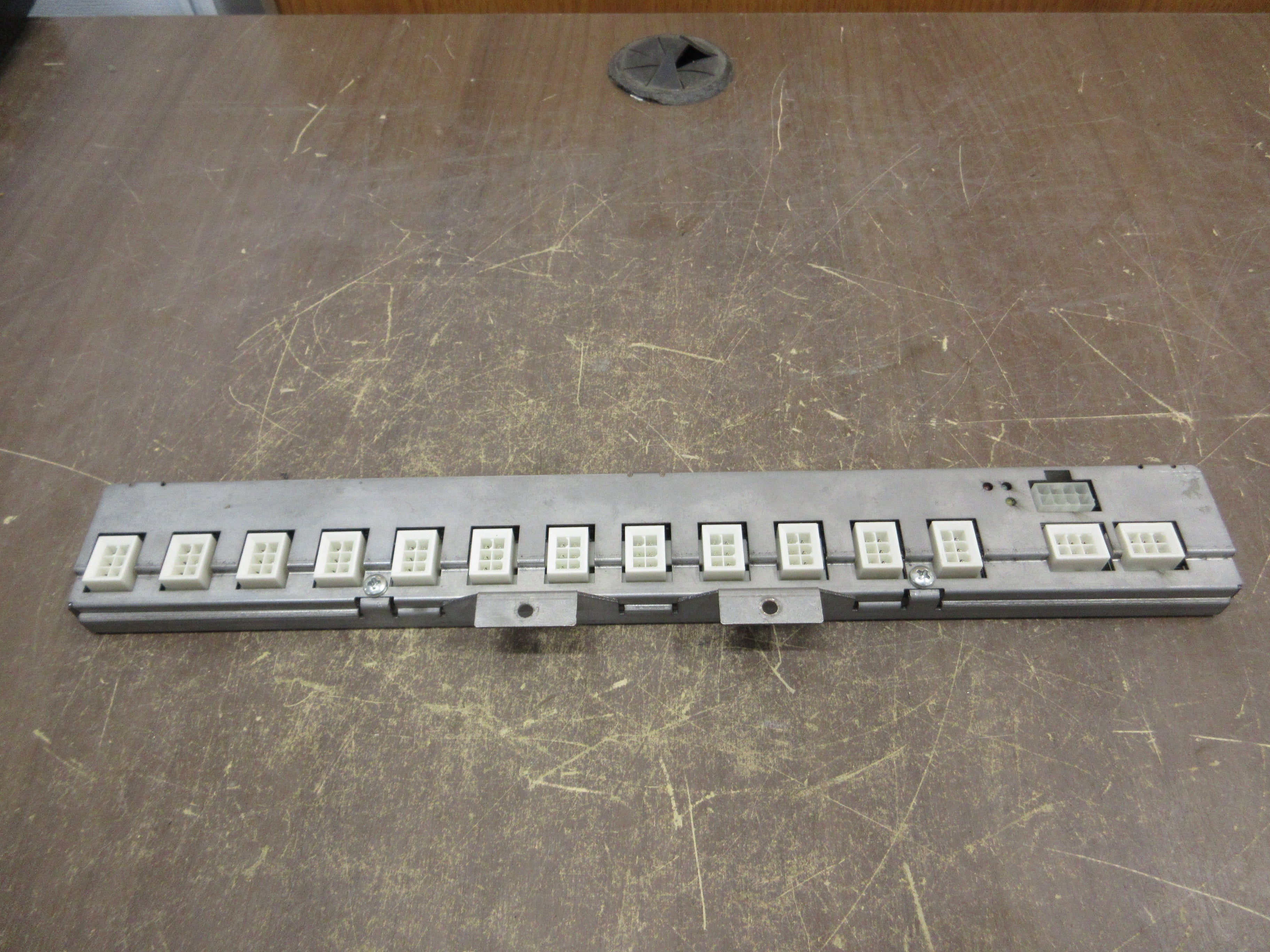 Square D Powerlink G3 Circuit Control Bus NF12SBLG3 *No Mounting Screws* Used