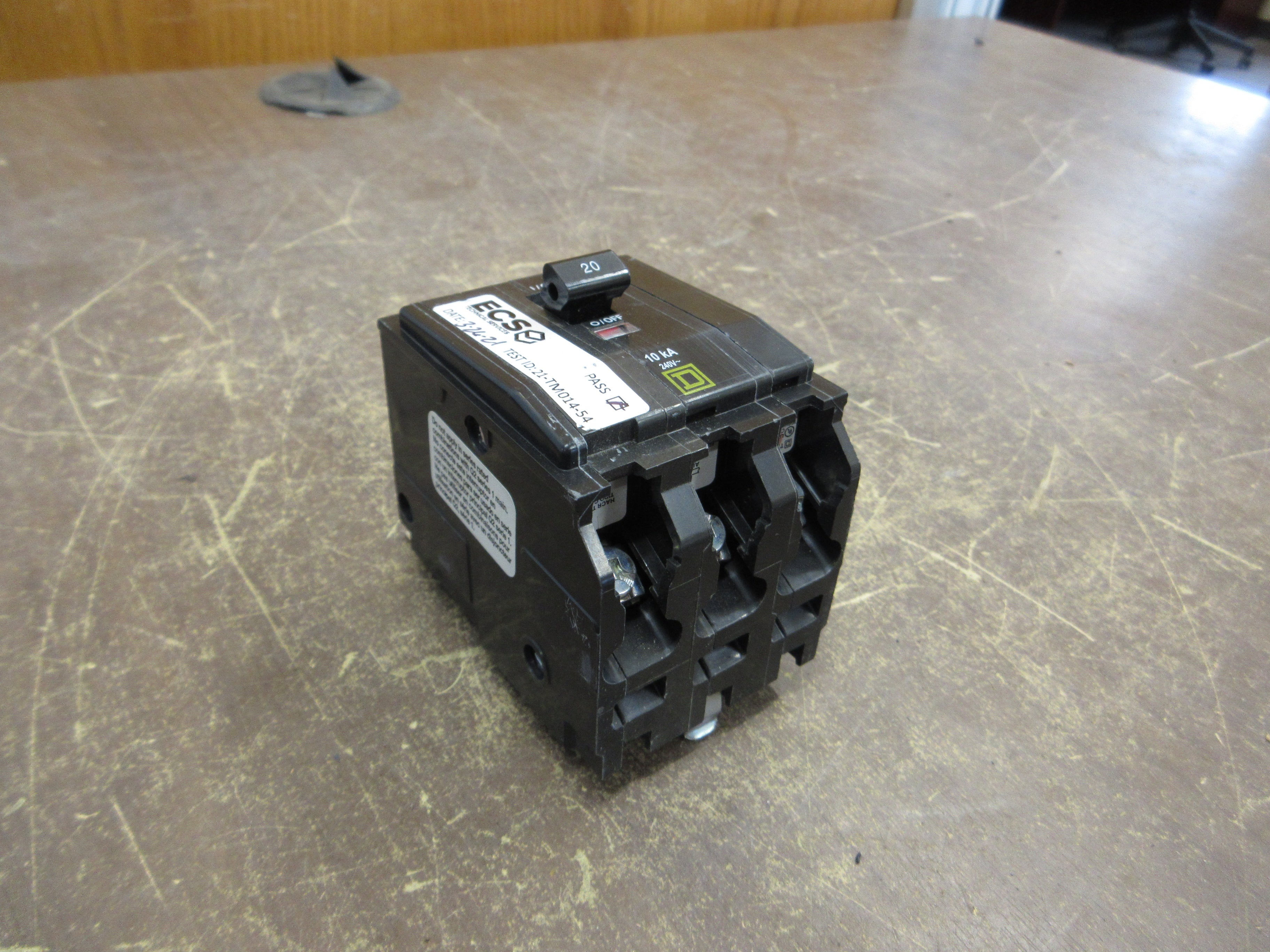 Square D Circuit Breaker QOB320 20A 240V 3P *Missing (3) Terminal Screws* Used