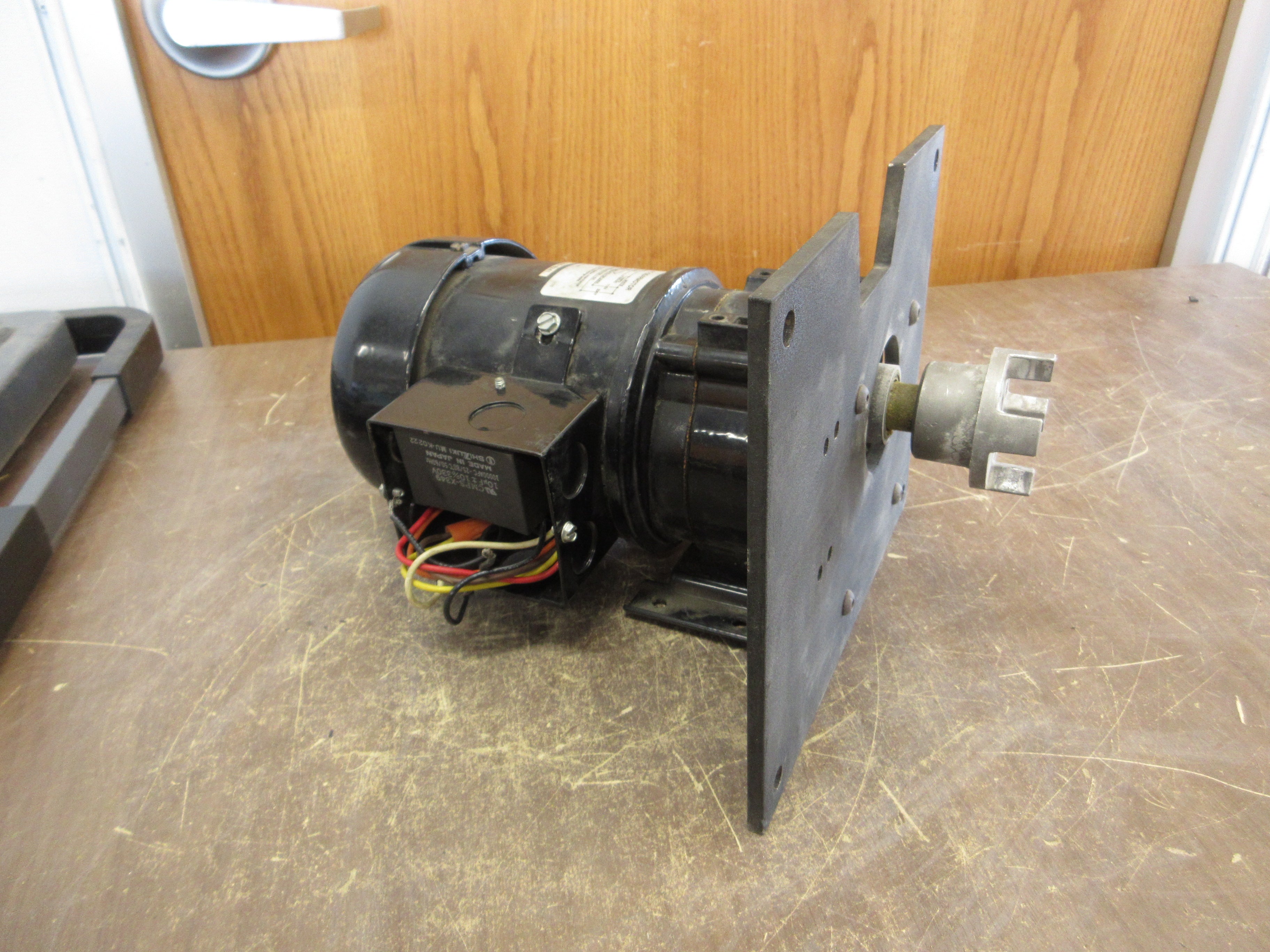 Bison Gearmotor 016-246-6019 1/6HP 115/230V 60Hz 2.3/1.2A 86RPM Used
