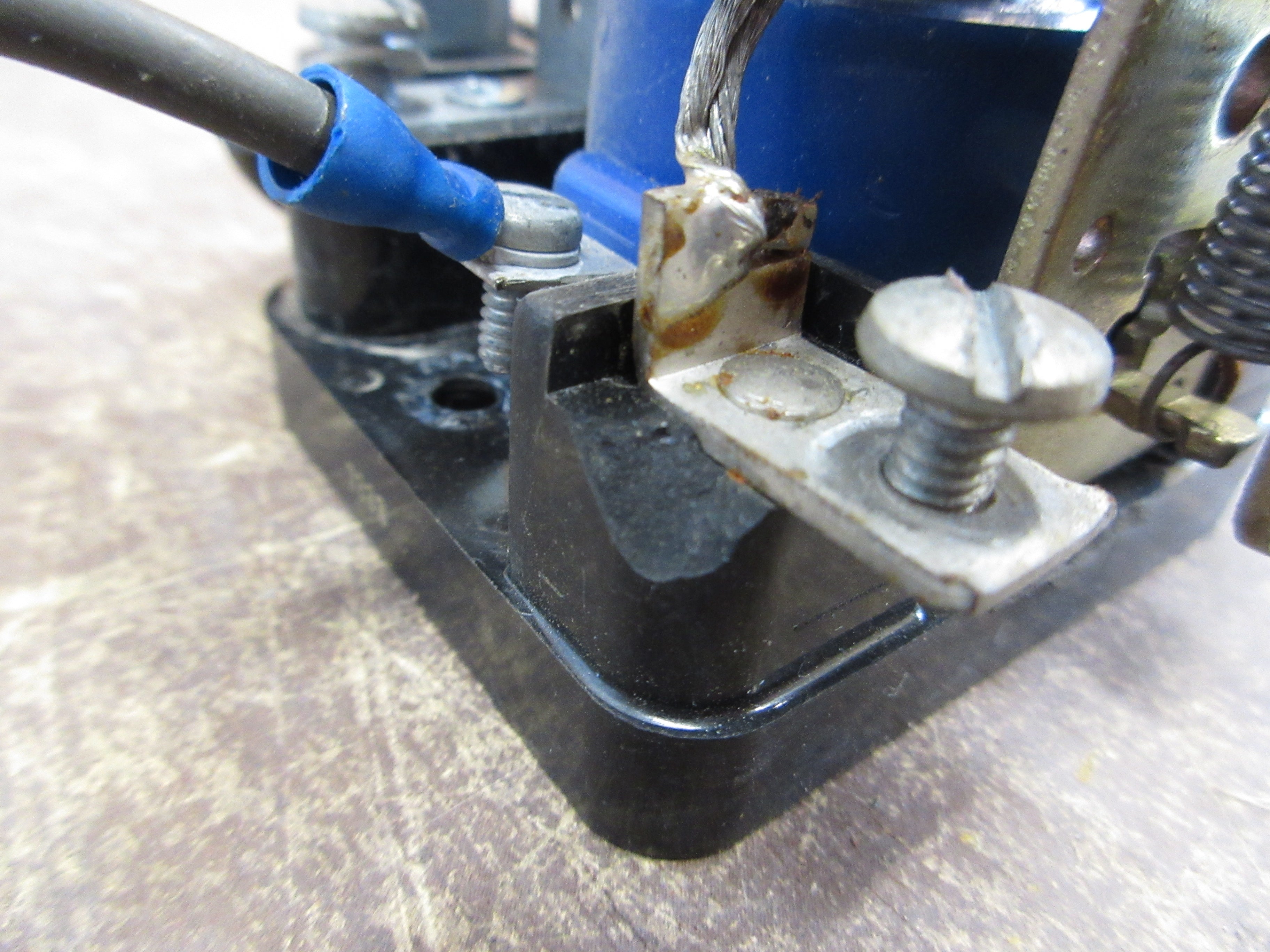 Deltrol Controls Relay 900DPDT 24VDC Coil 25A 120/240V 1Ph *Chipped* Used