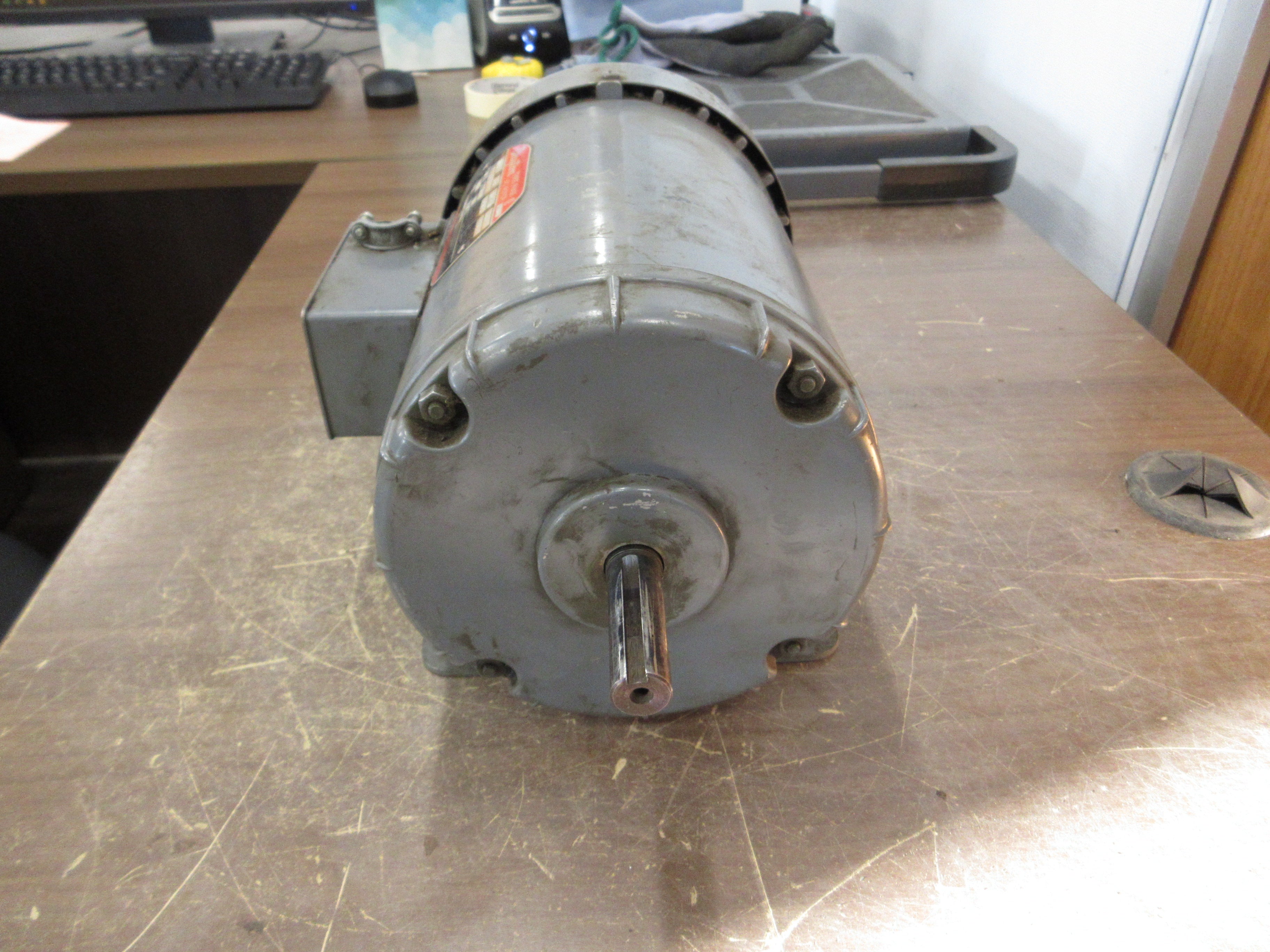 Dayton Motor 3N018-E 1.5HP 1800RPM 208-220/440V 4.9-4.8/2.4A 60Hz Frame: J56H