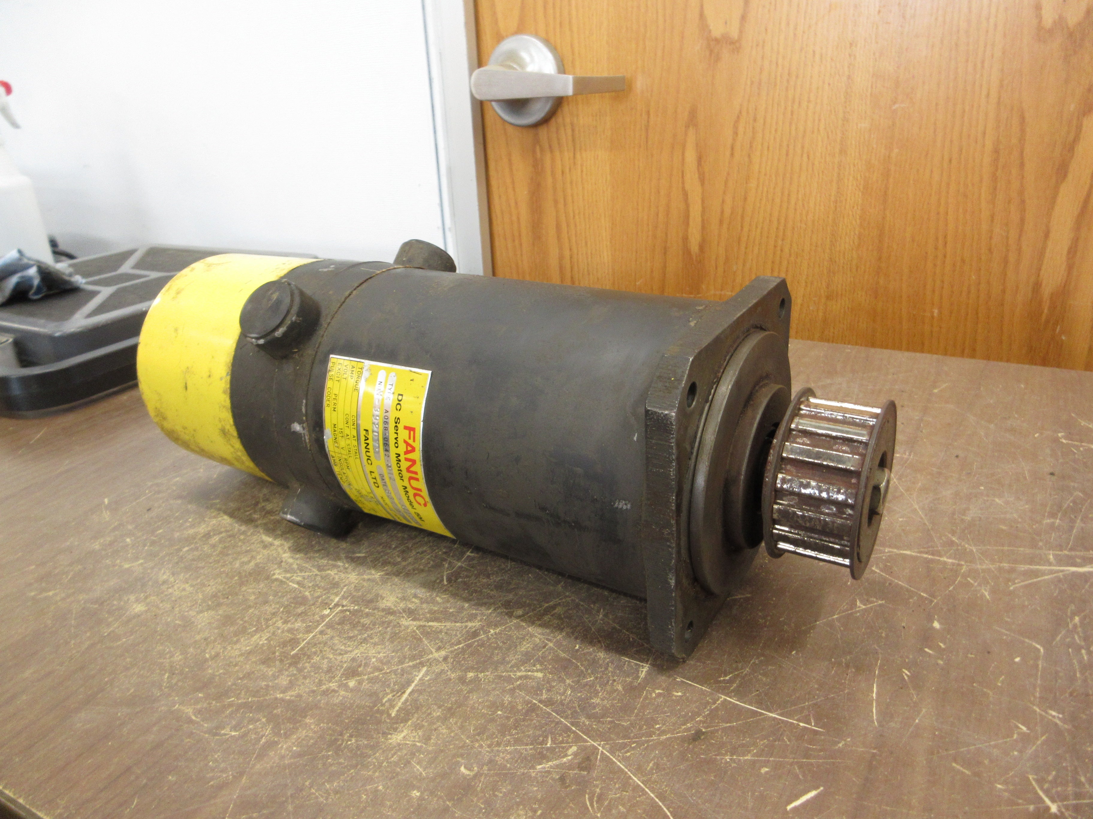 Fanuc Model 5M DC Servo Motor A06B-0642-B012 2500M 5.9Nm 2000RPM 151VDC 9A Used