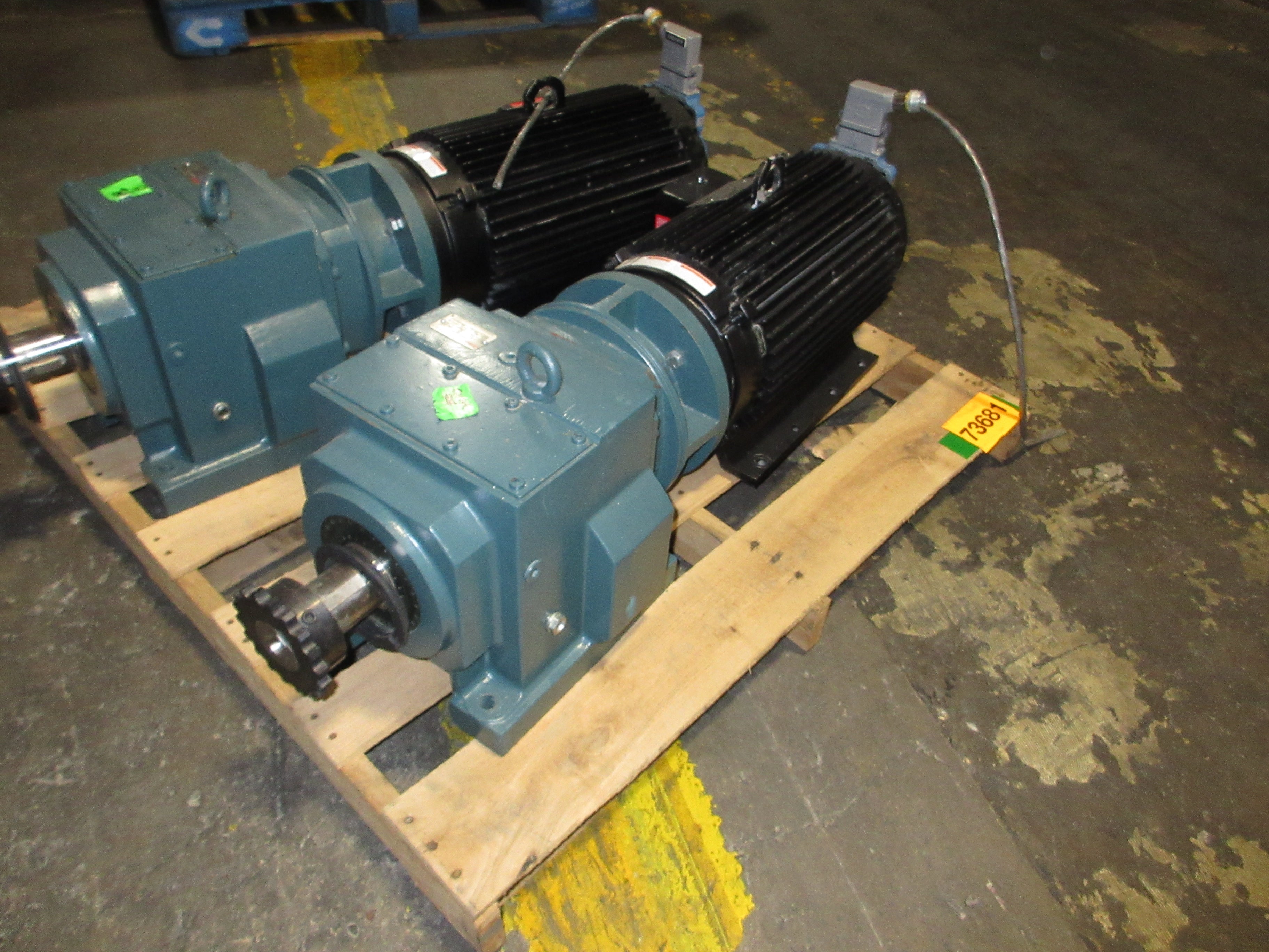 Dodge/Marathon Gearmotor HB882CN250TC/Y549 15 HP 230/460V 40/20A Ratio 7.59 Used