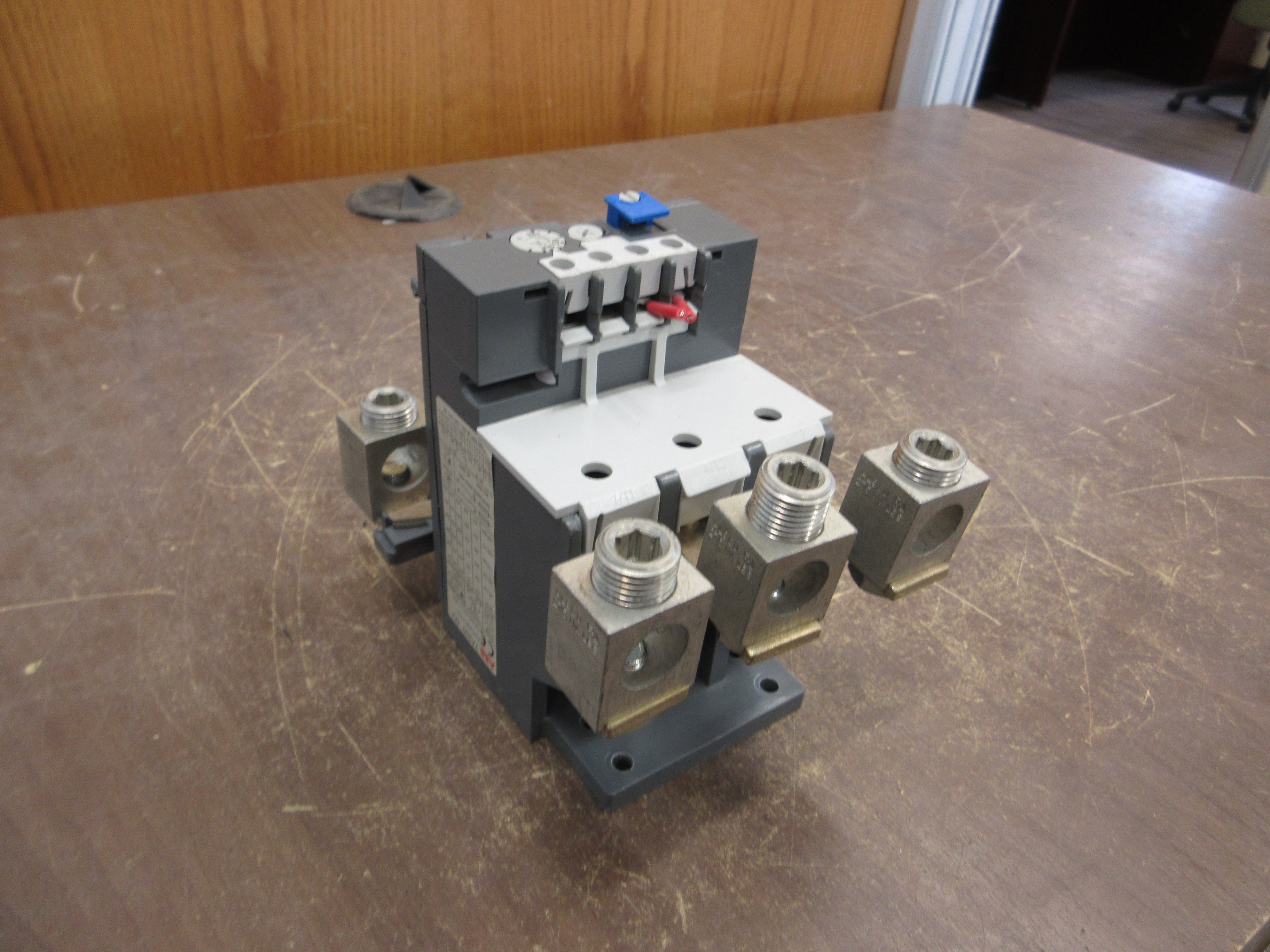 ABB Solid State Overload TA200 DU Trip: 100-135A Used