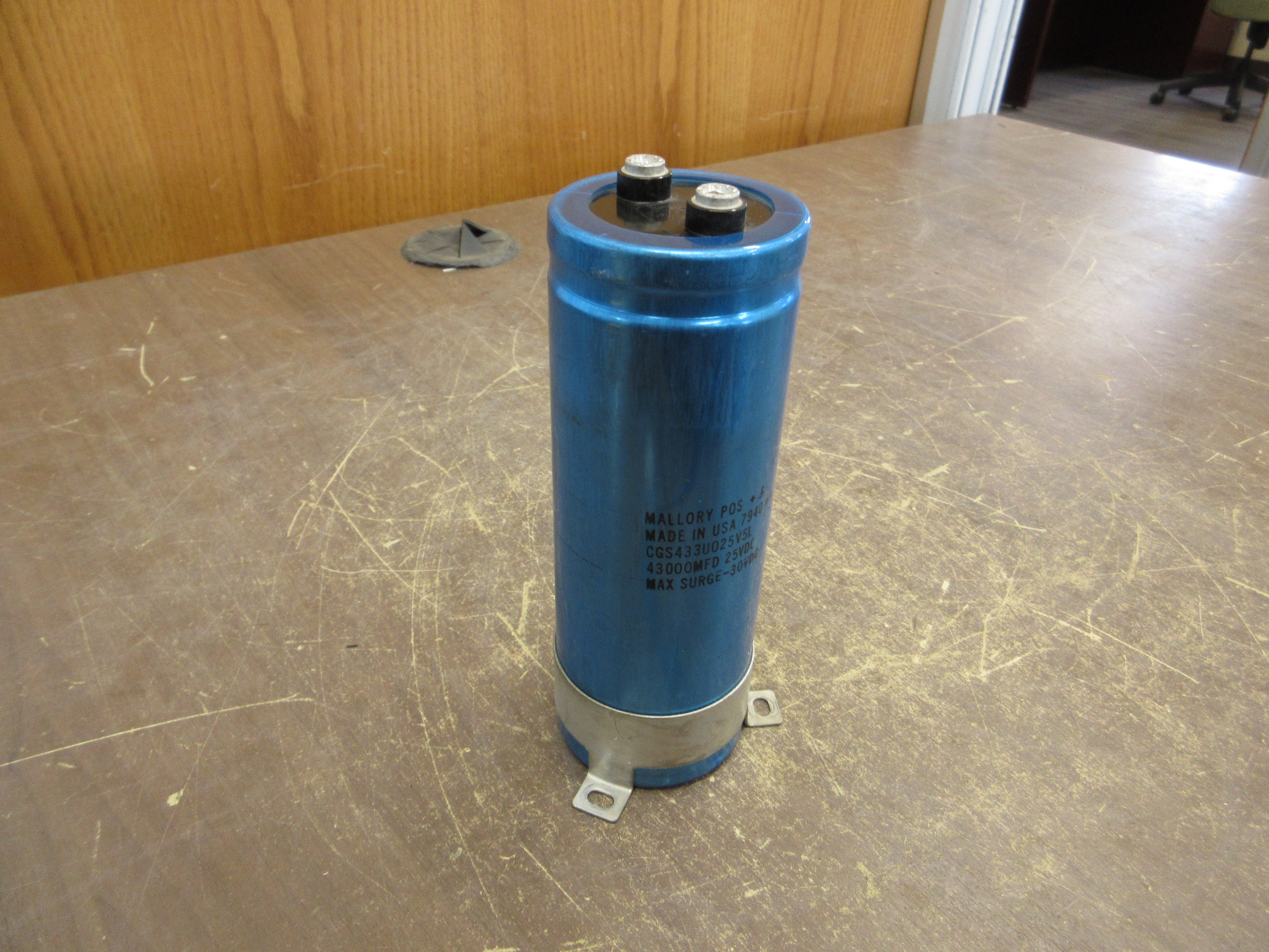 Mallory Capacitor CGS433U025V5L 43,000 MFD 25VDC w/ Mount Used