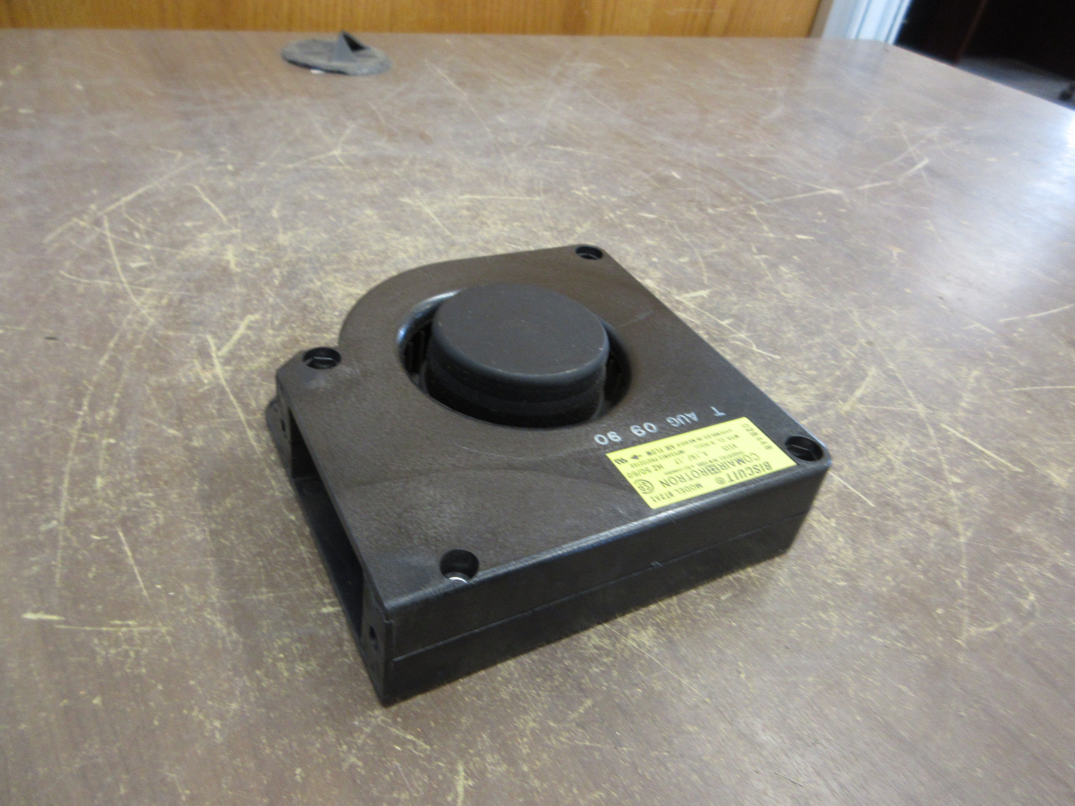 Comair Rotron Buscuit Blower BT2A1 115V 0.19/0.17A 50/60Hz Used