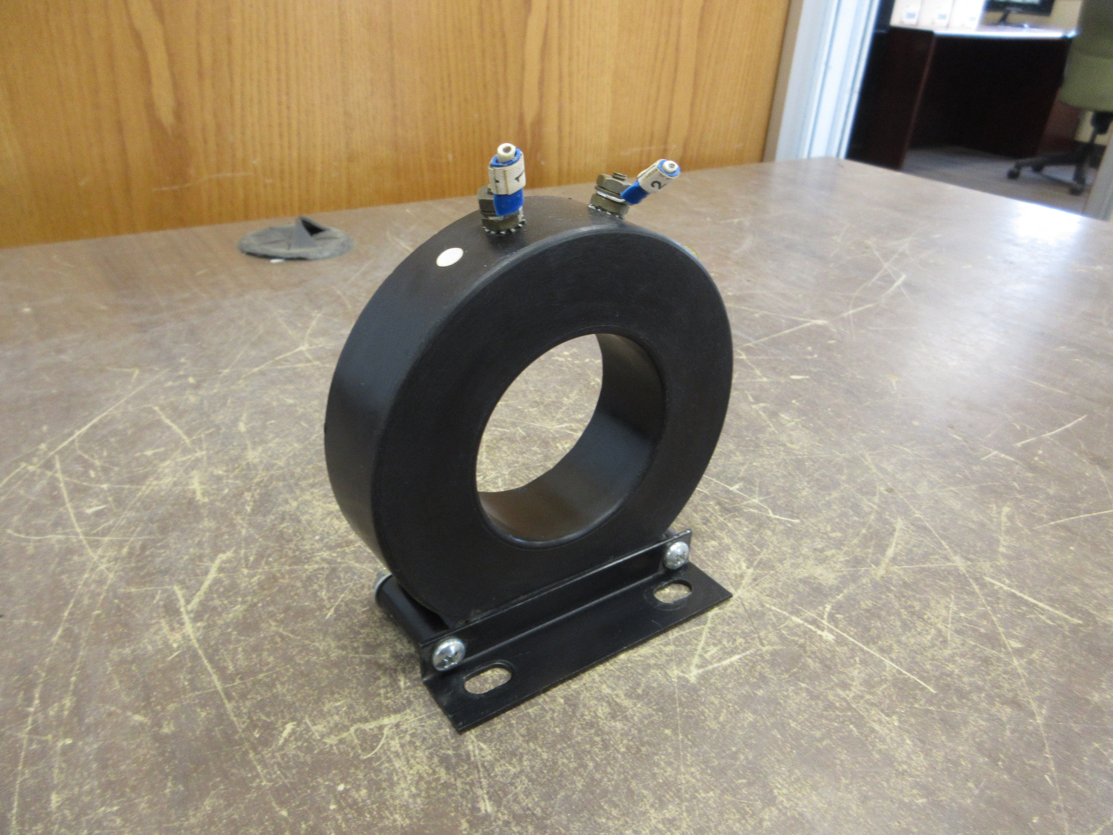 WICC Current Transformer AA5000T Ratio 1000:5A 600V 50-400Hz Used