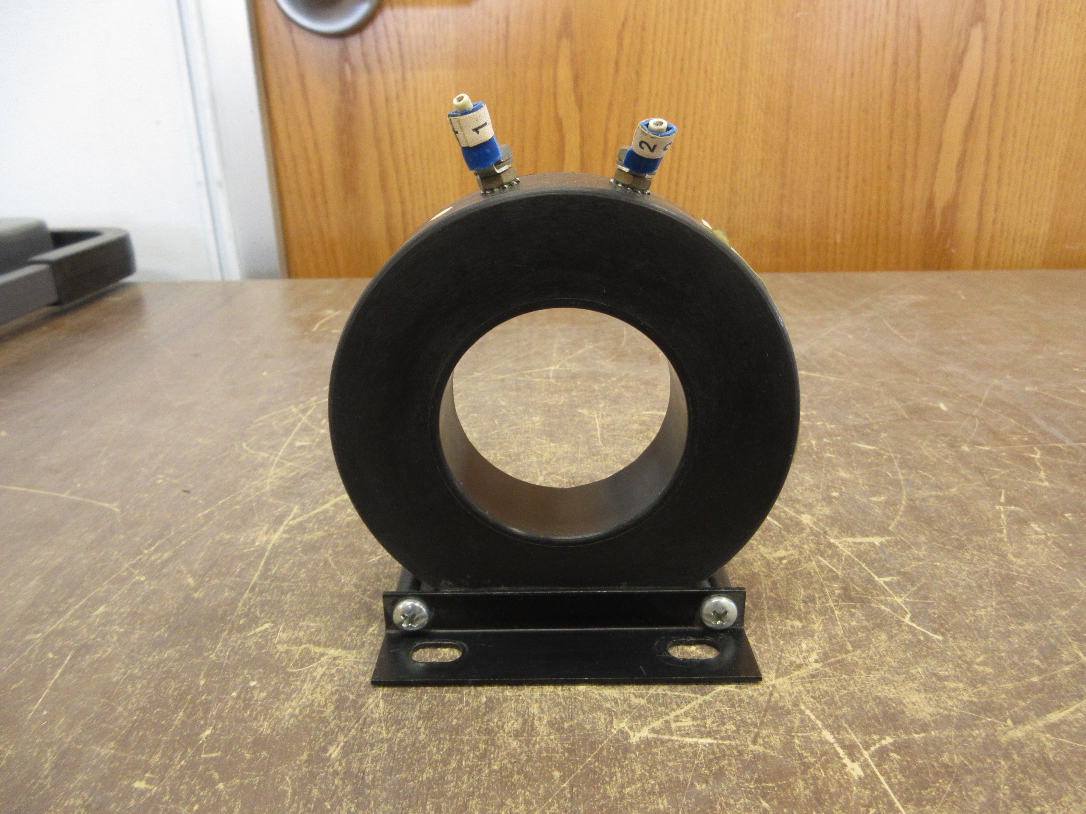 WICC Current Transformer AA5000T Ratio 1000:5A 600V 50-400Hz Used
