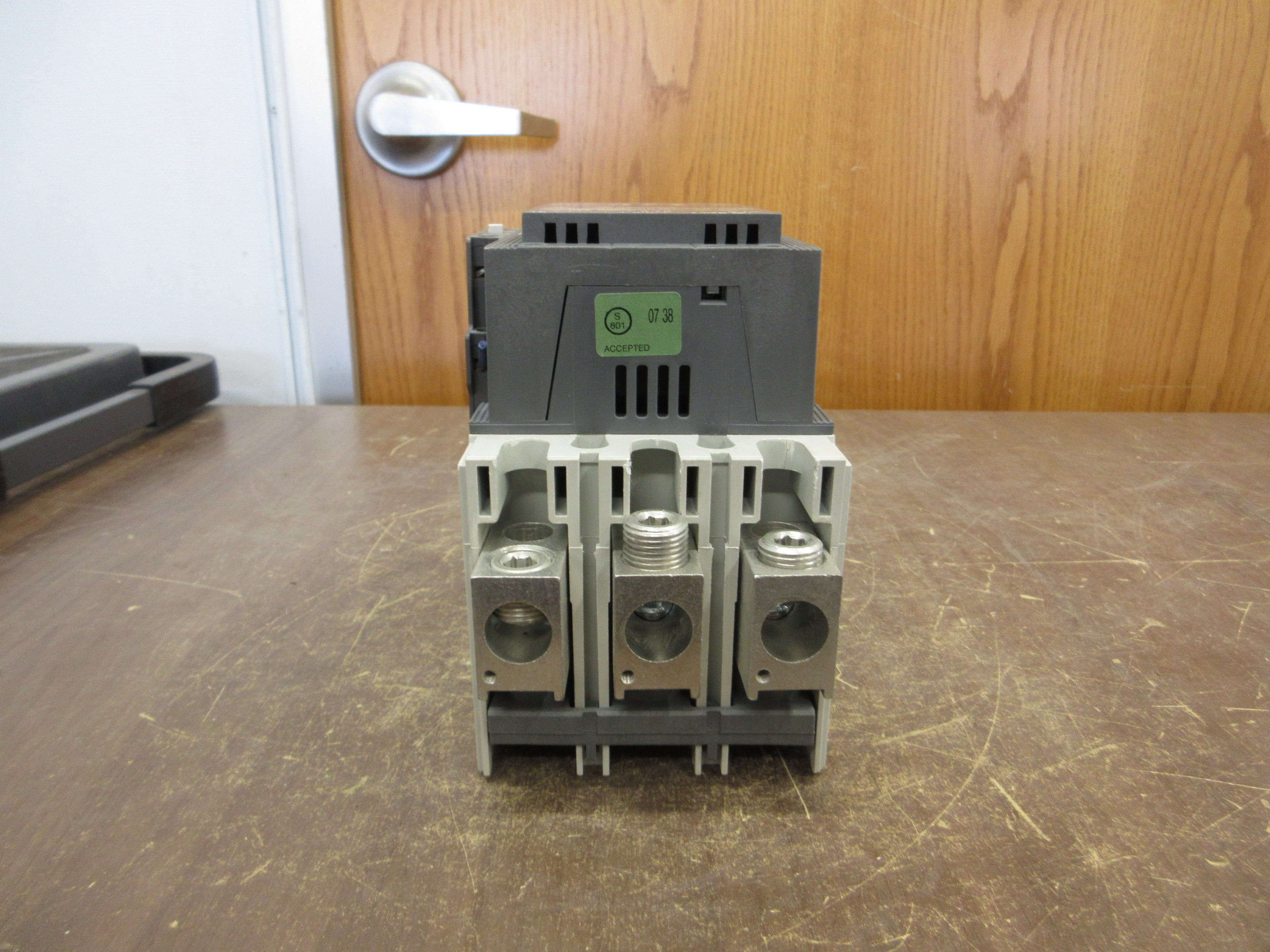 ABB Contactor A145-30 110-120V Coil 230A 600V (1) Aux Contact Used