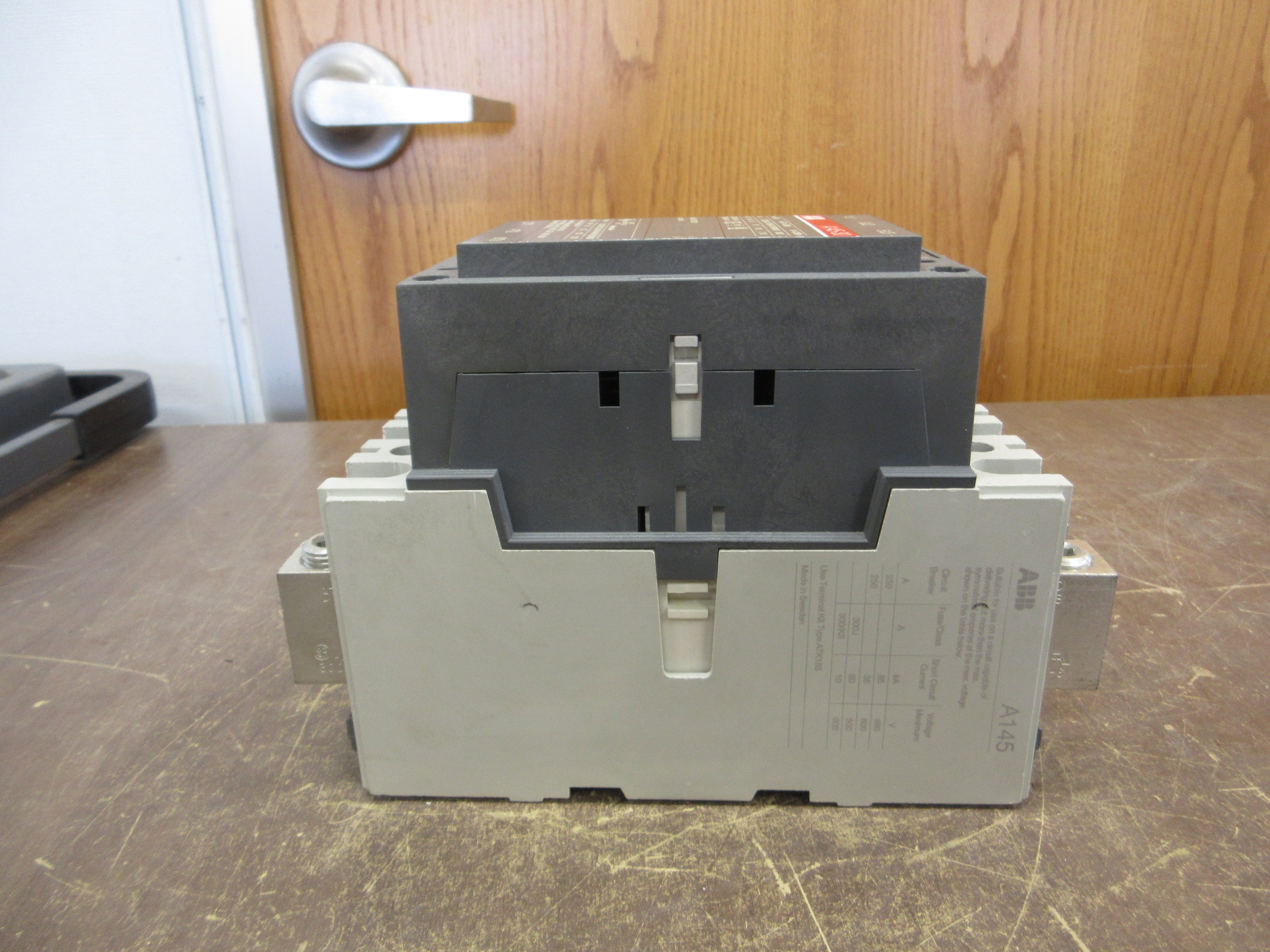 ABB Contactor A145-30 110-120V Coil 230A 600V (1) Aux Contact Used