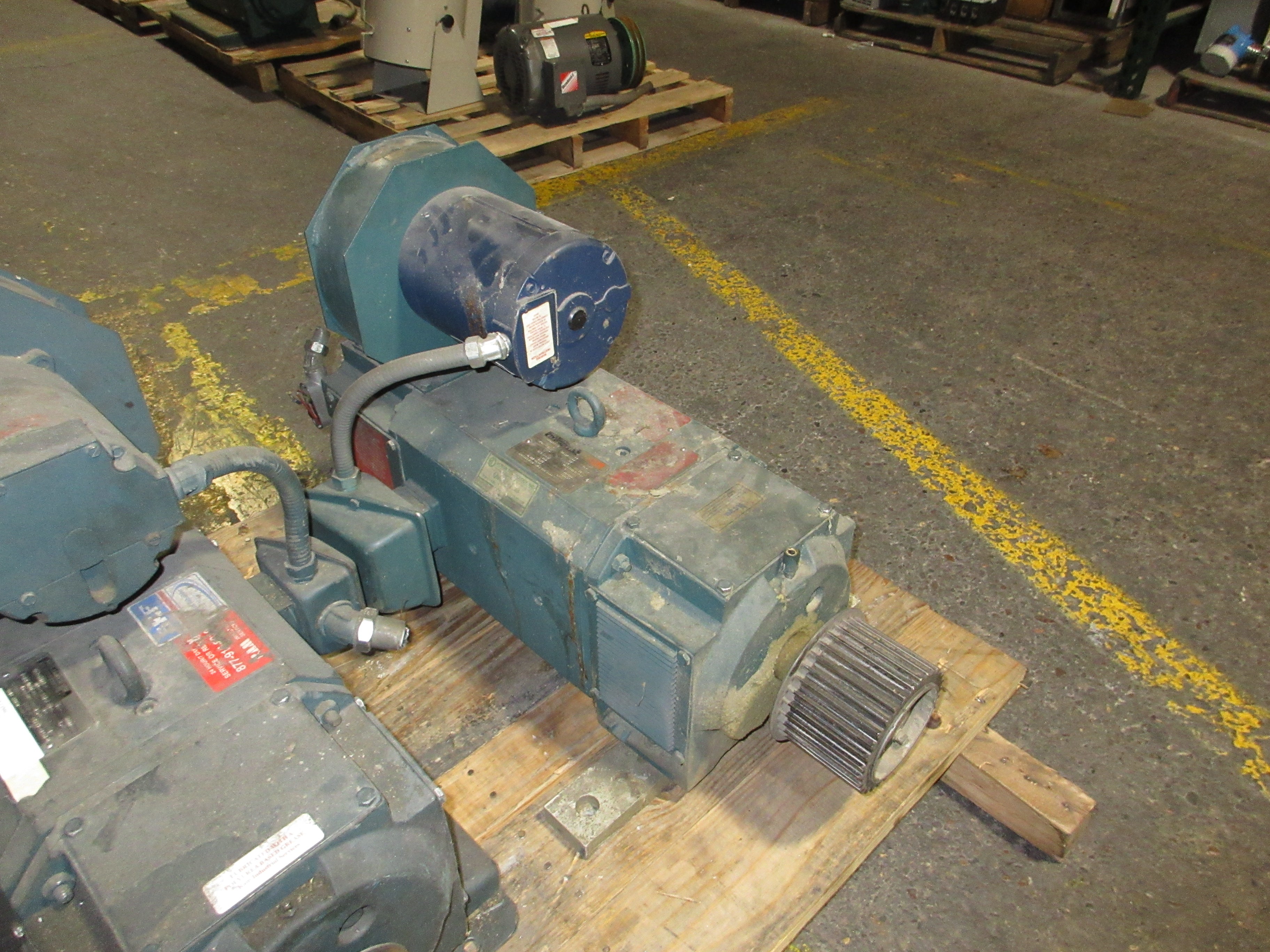 Reliance Electric DC Motor 01KSN08641A-0X 30HP 1800/2400RPM 500V 52A Used