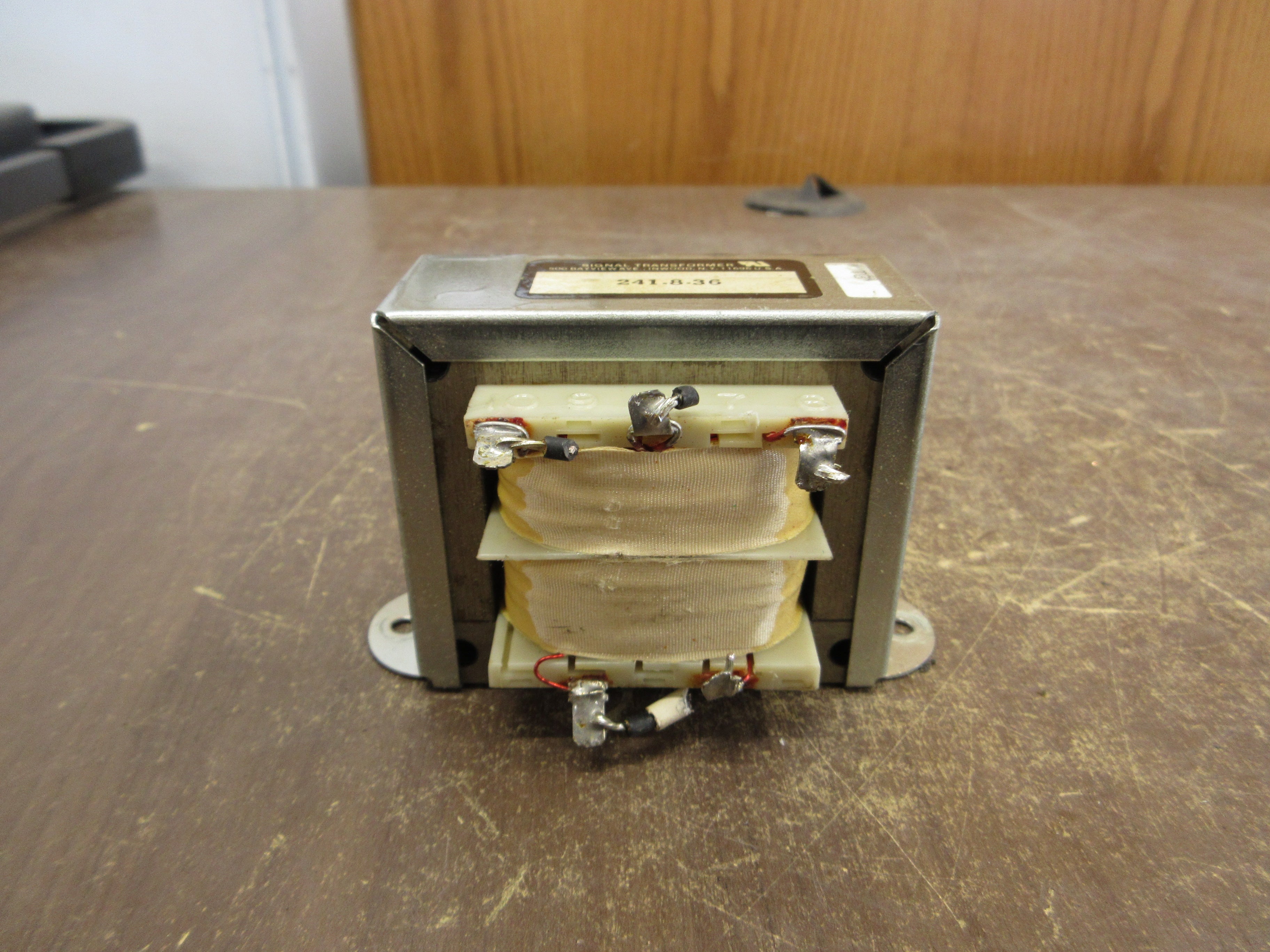 Signal Transformer Transformer 241-8-36 Pri: 115-230V Sec: 36V Used