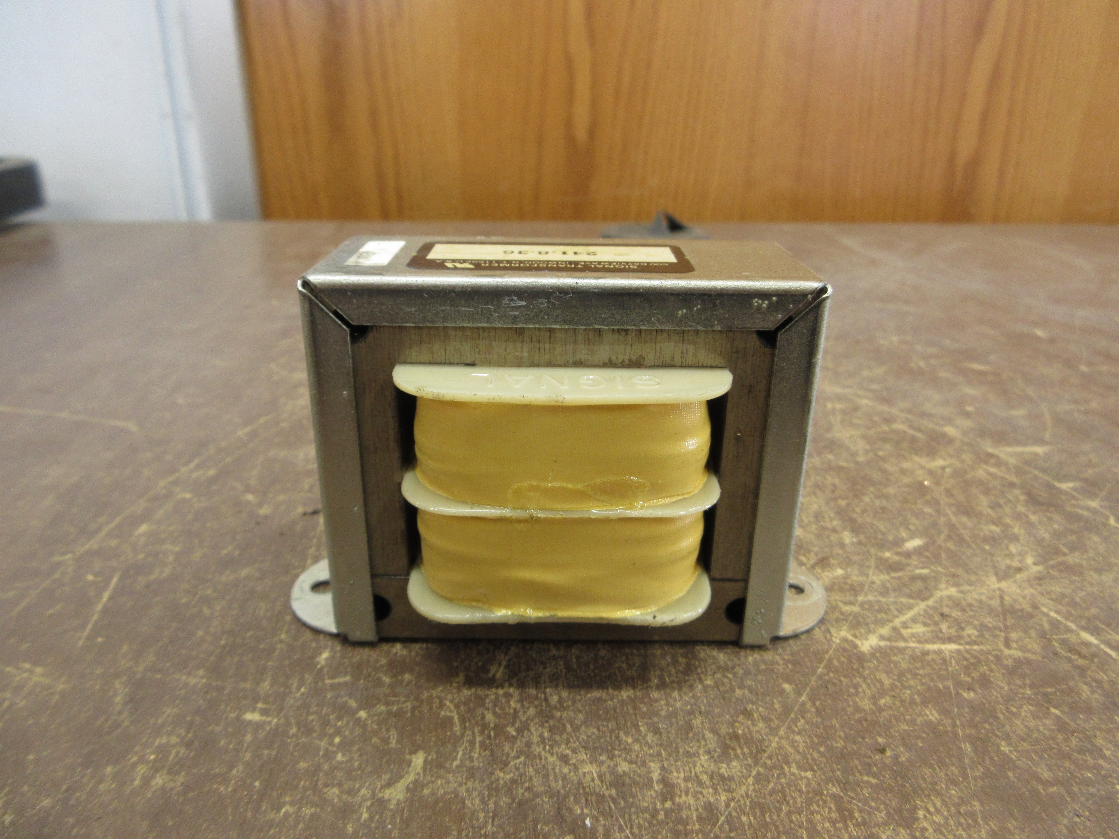Signal Transformer Transformer 241-8-36 Pri: 115-230V Sec: 36V Used