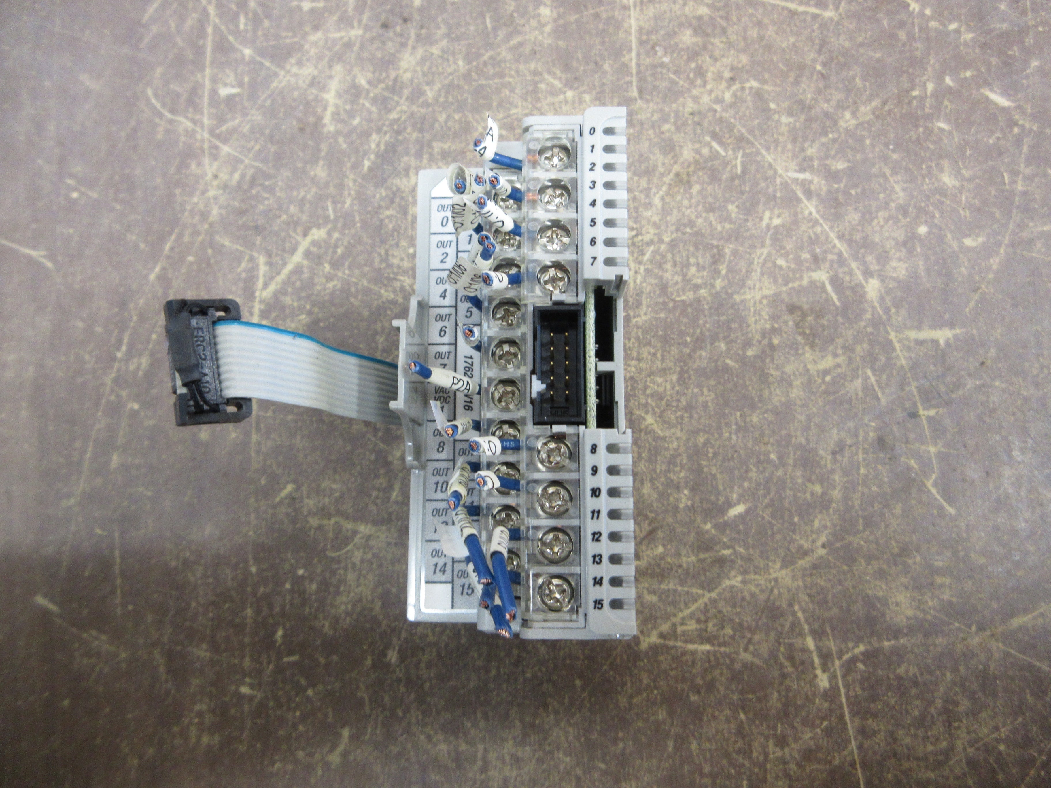 Allen-Bradley MicroLogix Relay Output Module 1762-OW16 Ser. B Rev. A 16PT Used