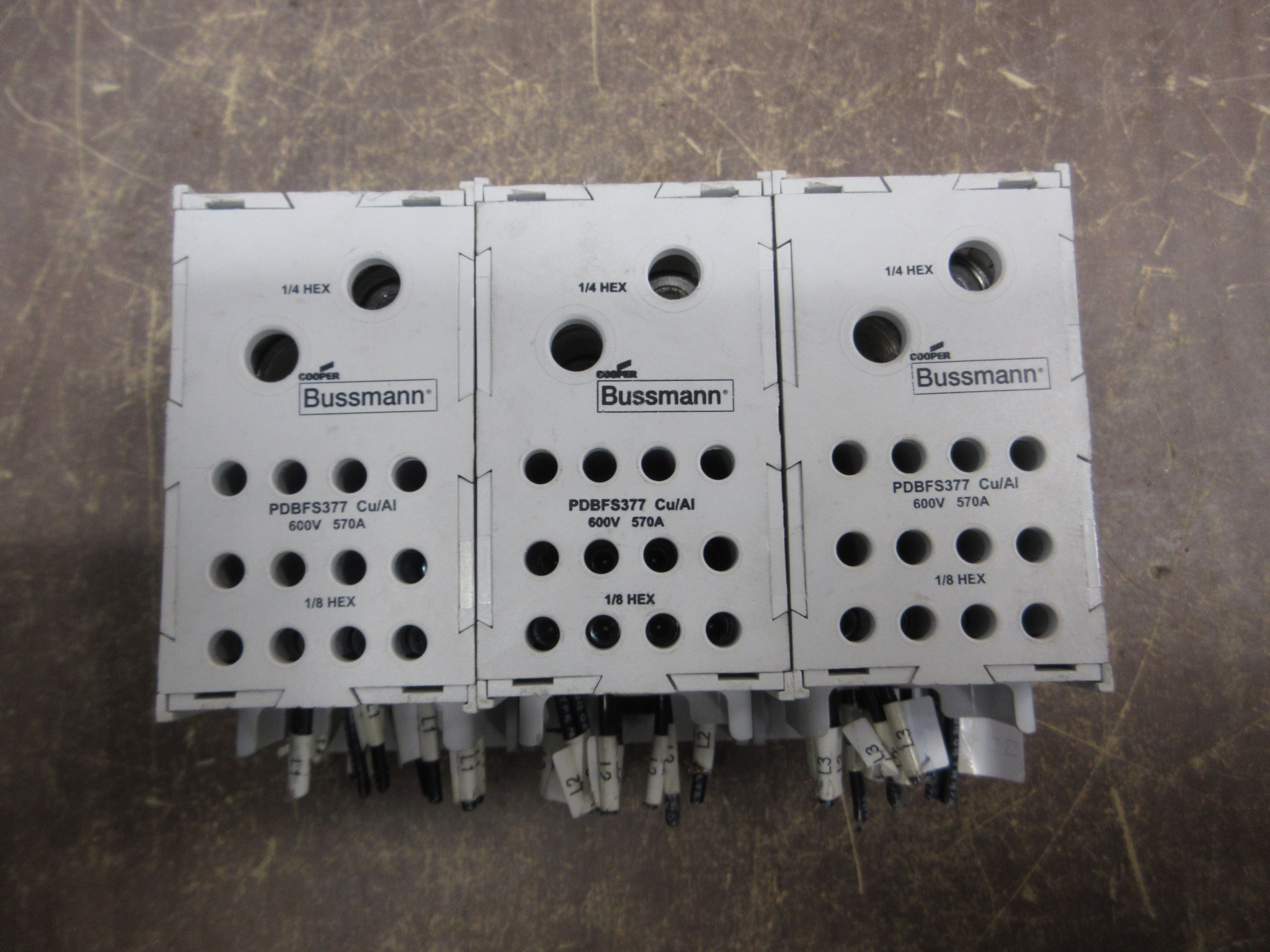 Cooper Bussmann Power Distribution Block PDBFS377 570A 600V 3P Used