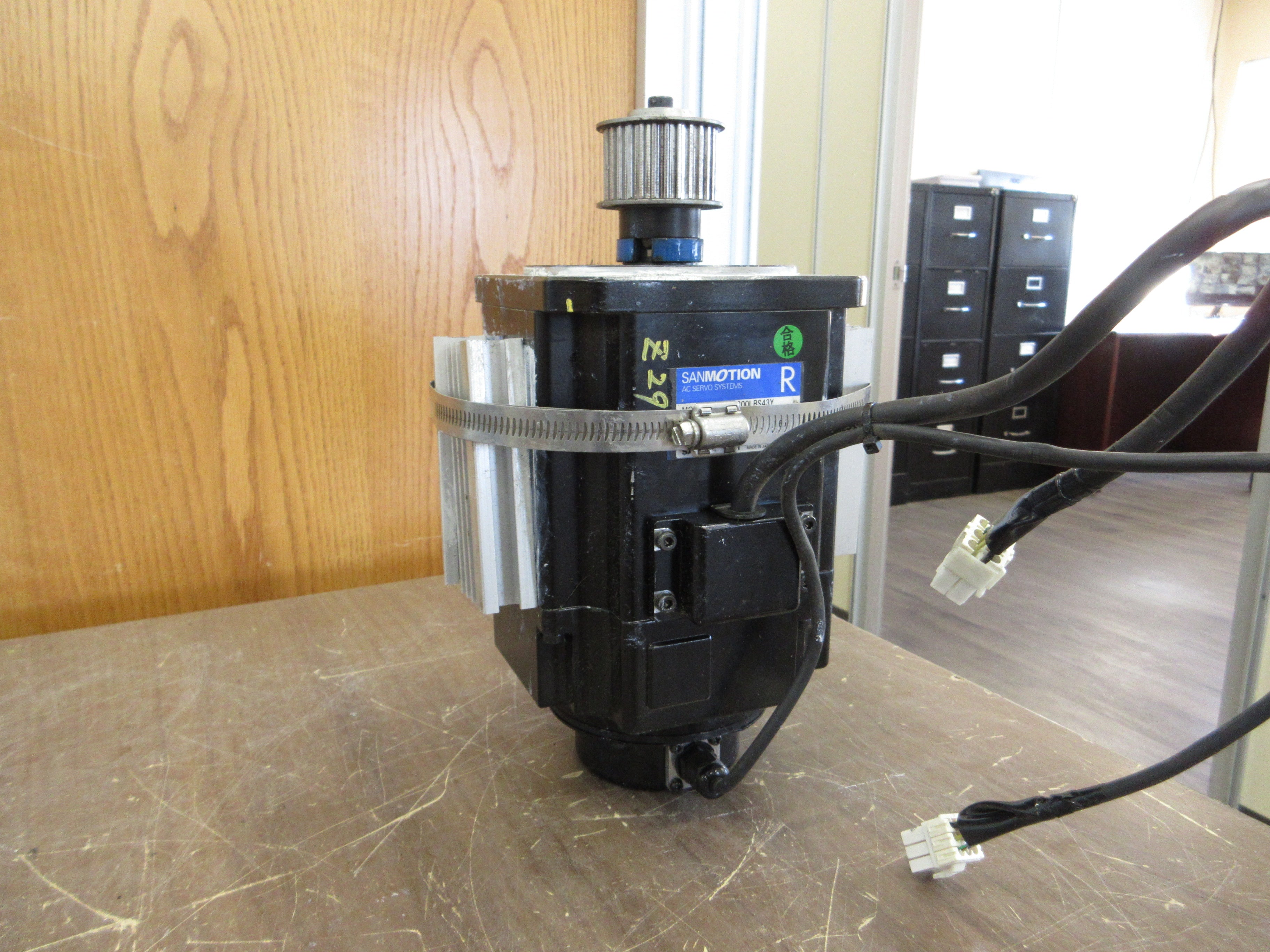 Sanyo Denki SanMotion AC Servo Motor R2AA13200LBS43Y 2.0kW 200V 11.0A 3Ph Used