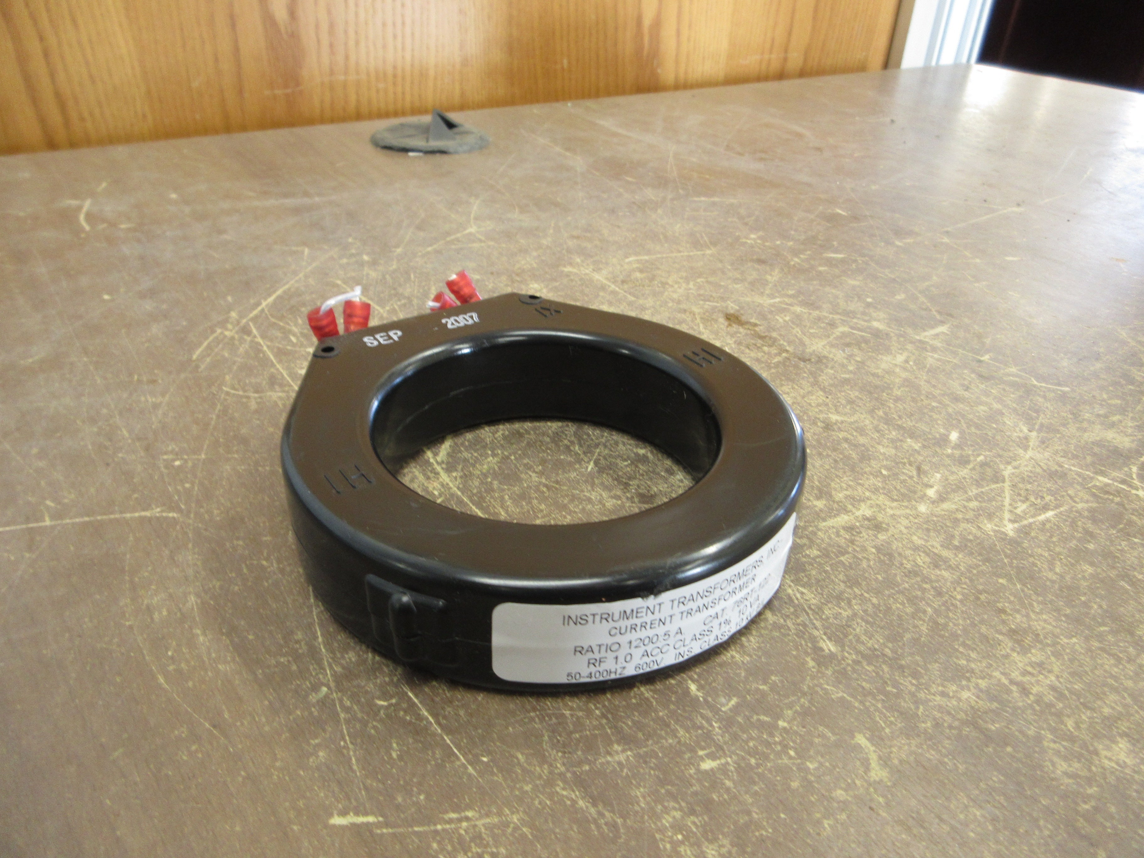 Instrument Transformers Current Transformer 76RT-122 Ratio 1200:5A 600V 50-400Hz Used