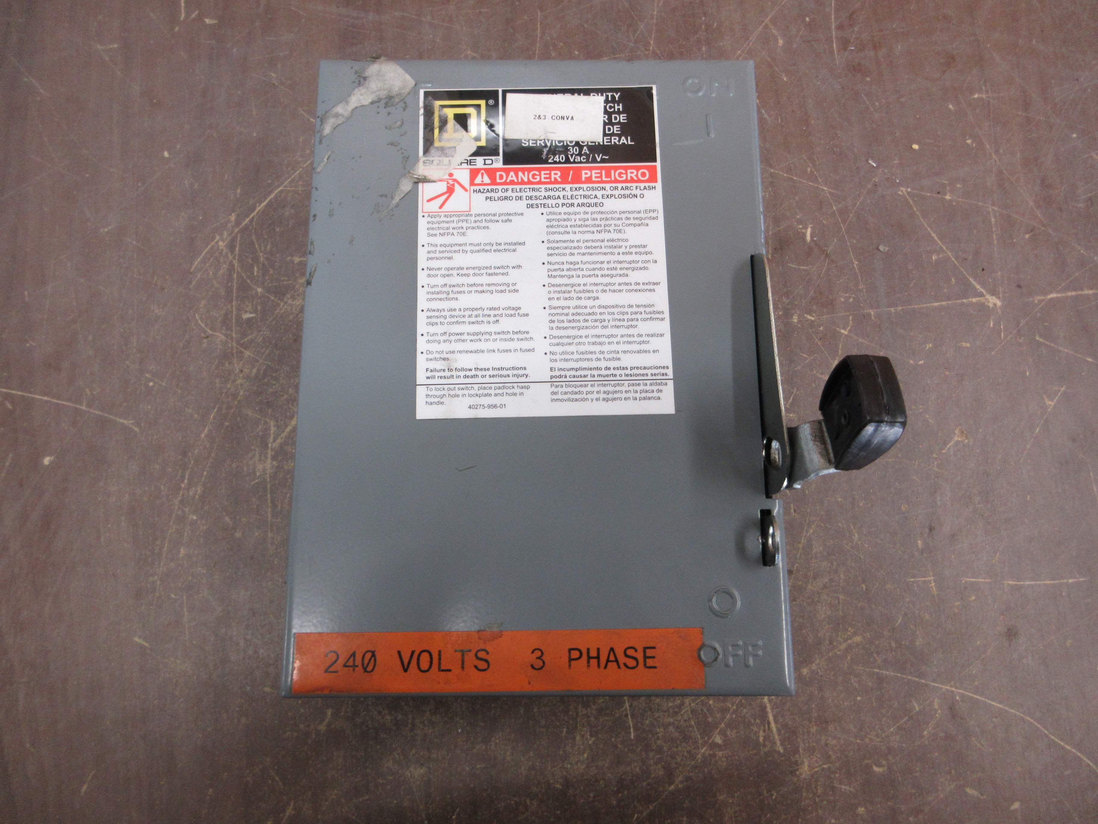Square D Fusible Safety Switch / Disconnect D321N Ser. E3 30A 240V 3P Used