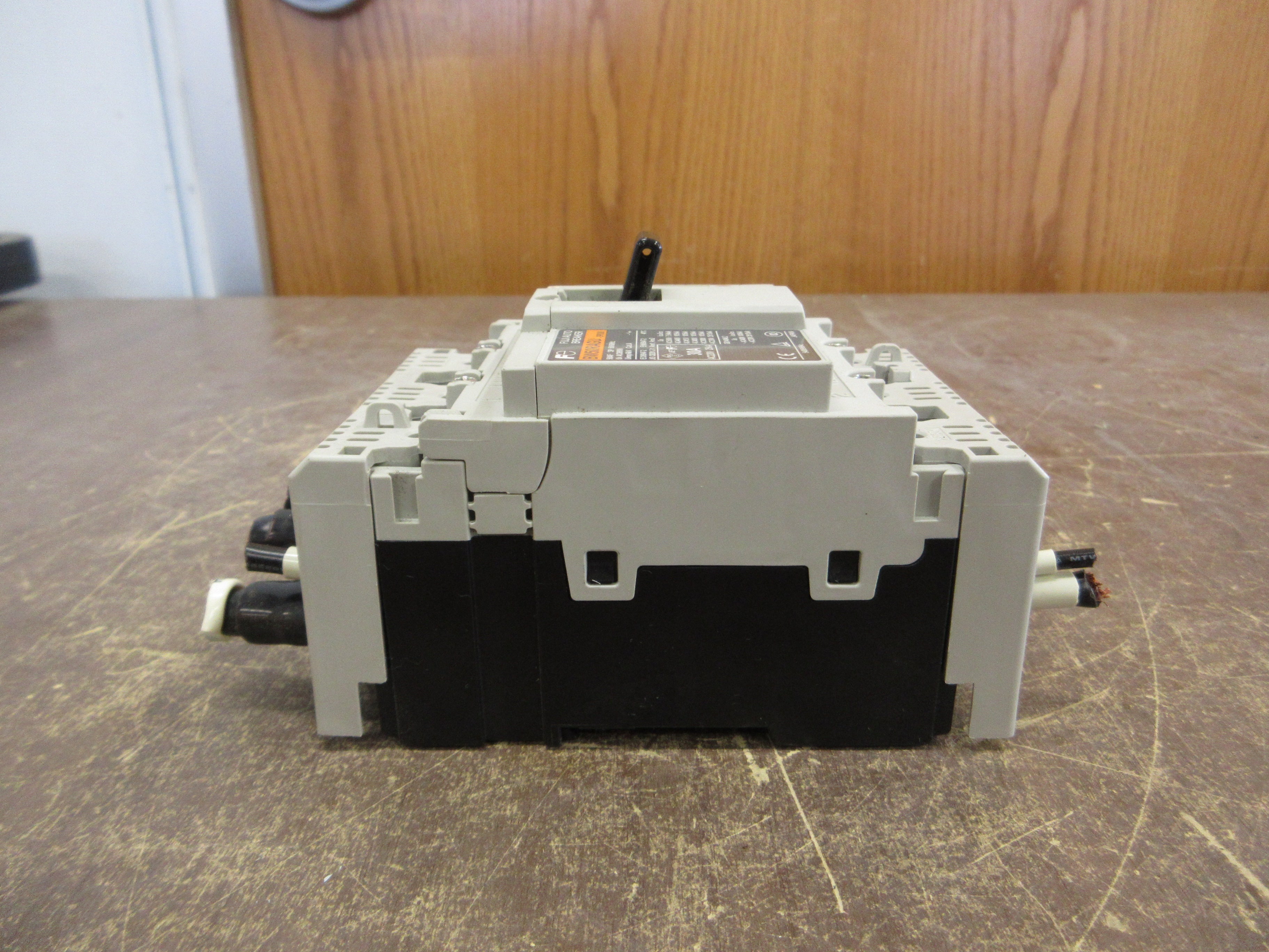 Fuji Electric Circuit Breaker BW50RAGU-3P030 30A 240V 3P Used