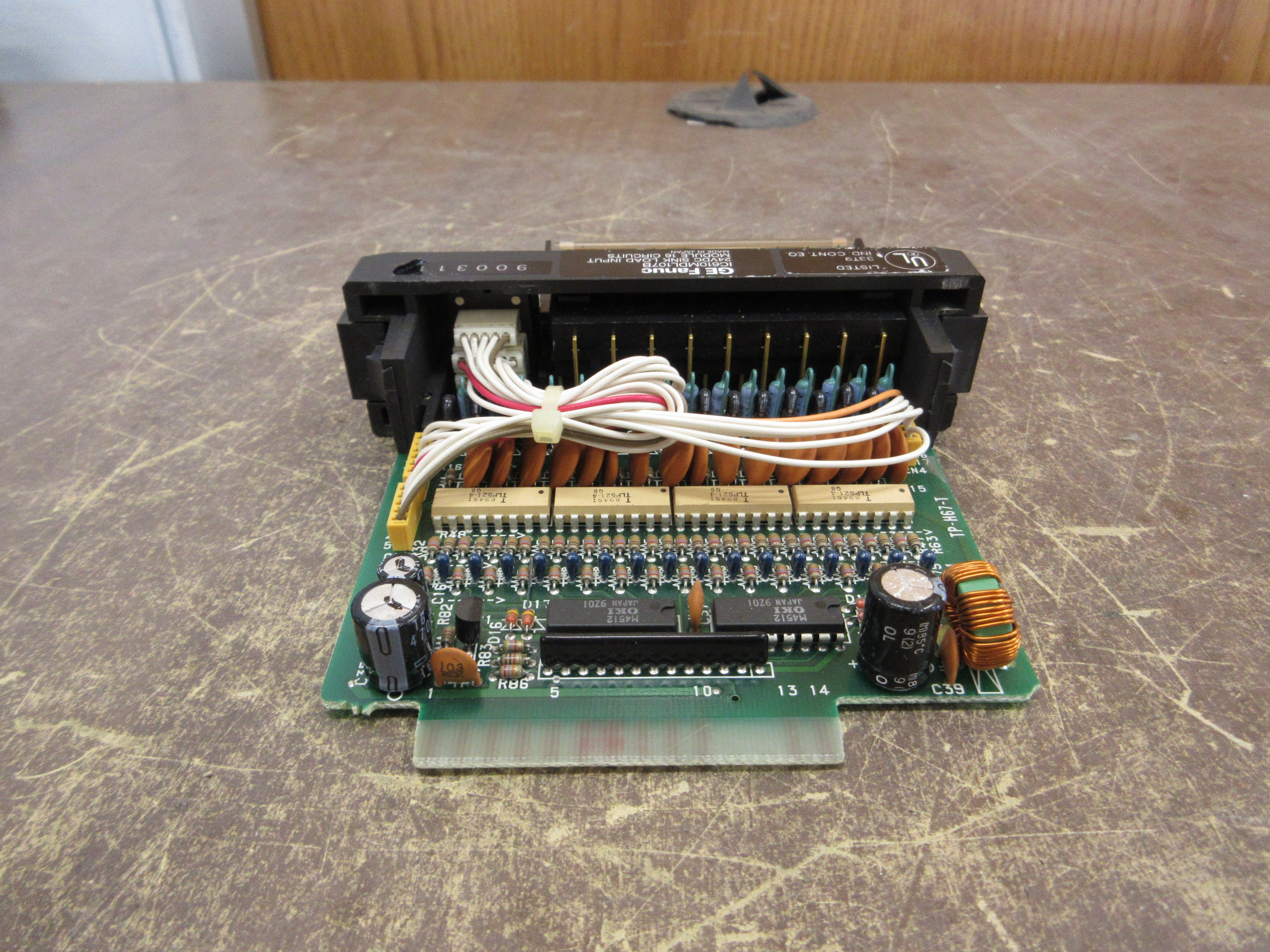 GE Fanuc 24VDC Sink Load Input Module IC610MDL107B 16-Circuit Used