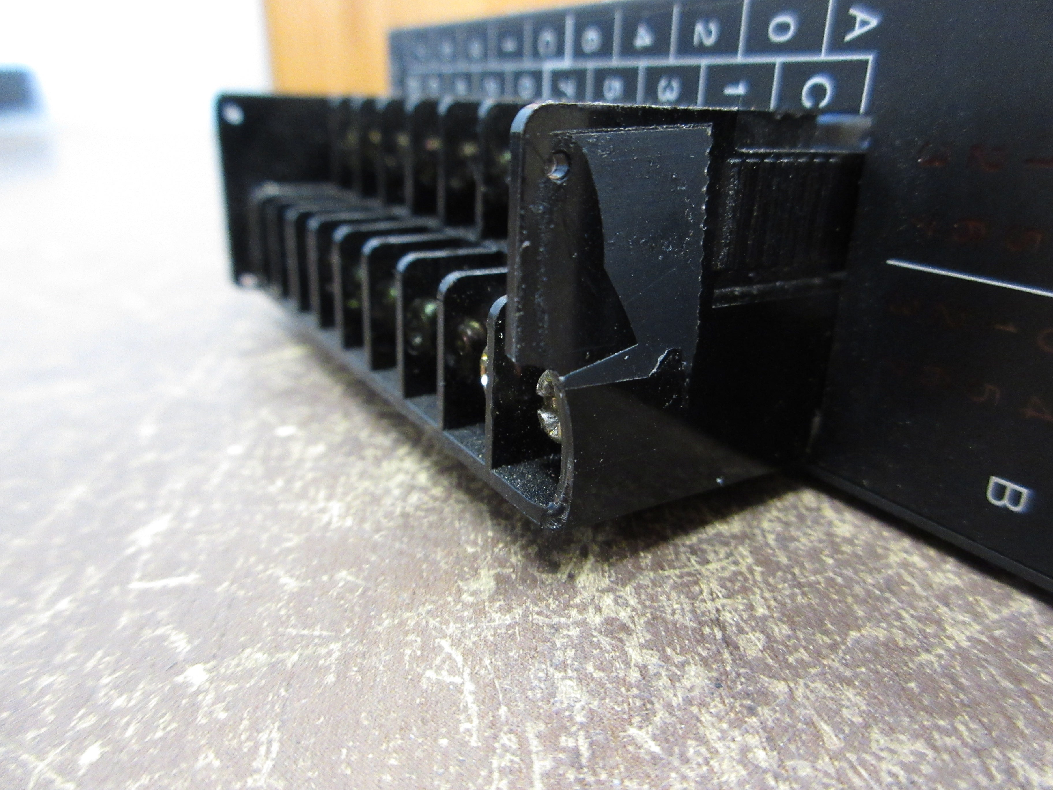 GE Fanuc Sink Output Module IC610MDL157B 24VDC 16-Circuits *No Terminal Cover*