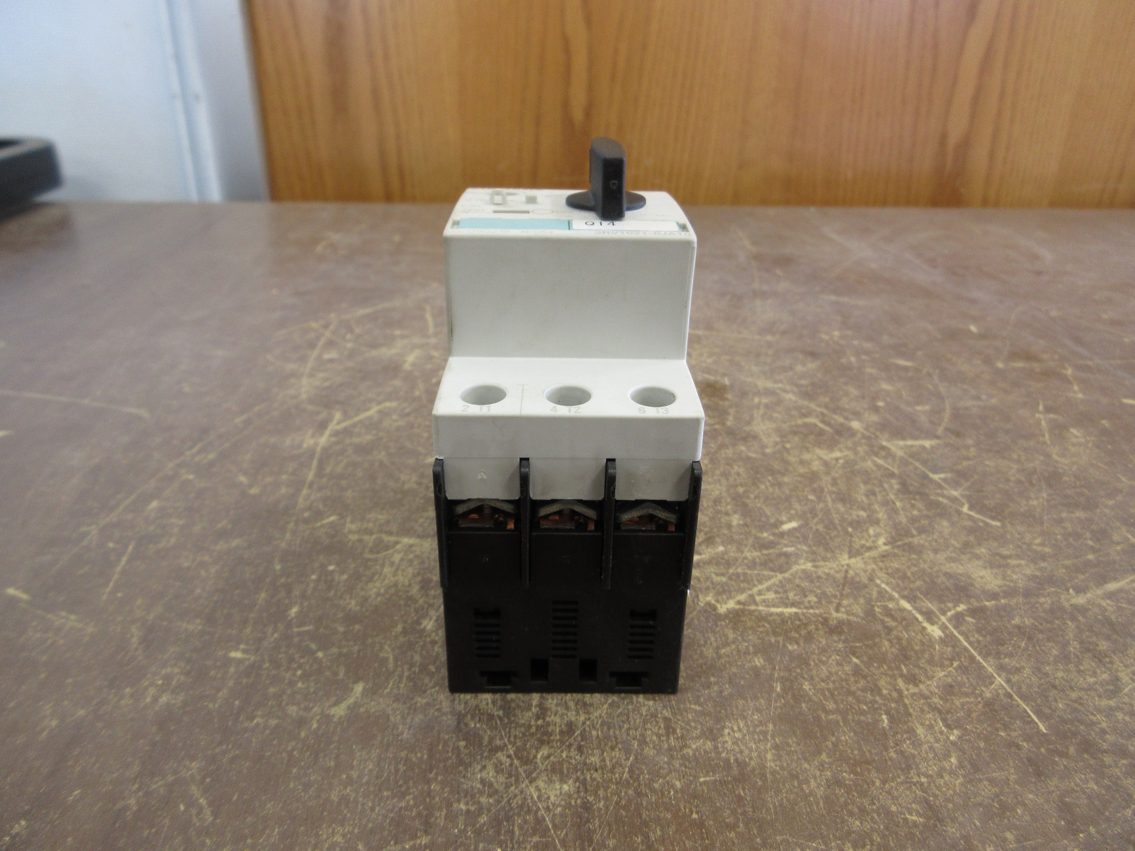 Siemens Sirius Motor Protector 3RV1021-0JA10 Trip: 0.7-1A 600V Used