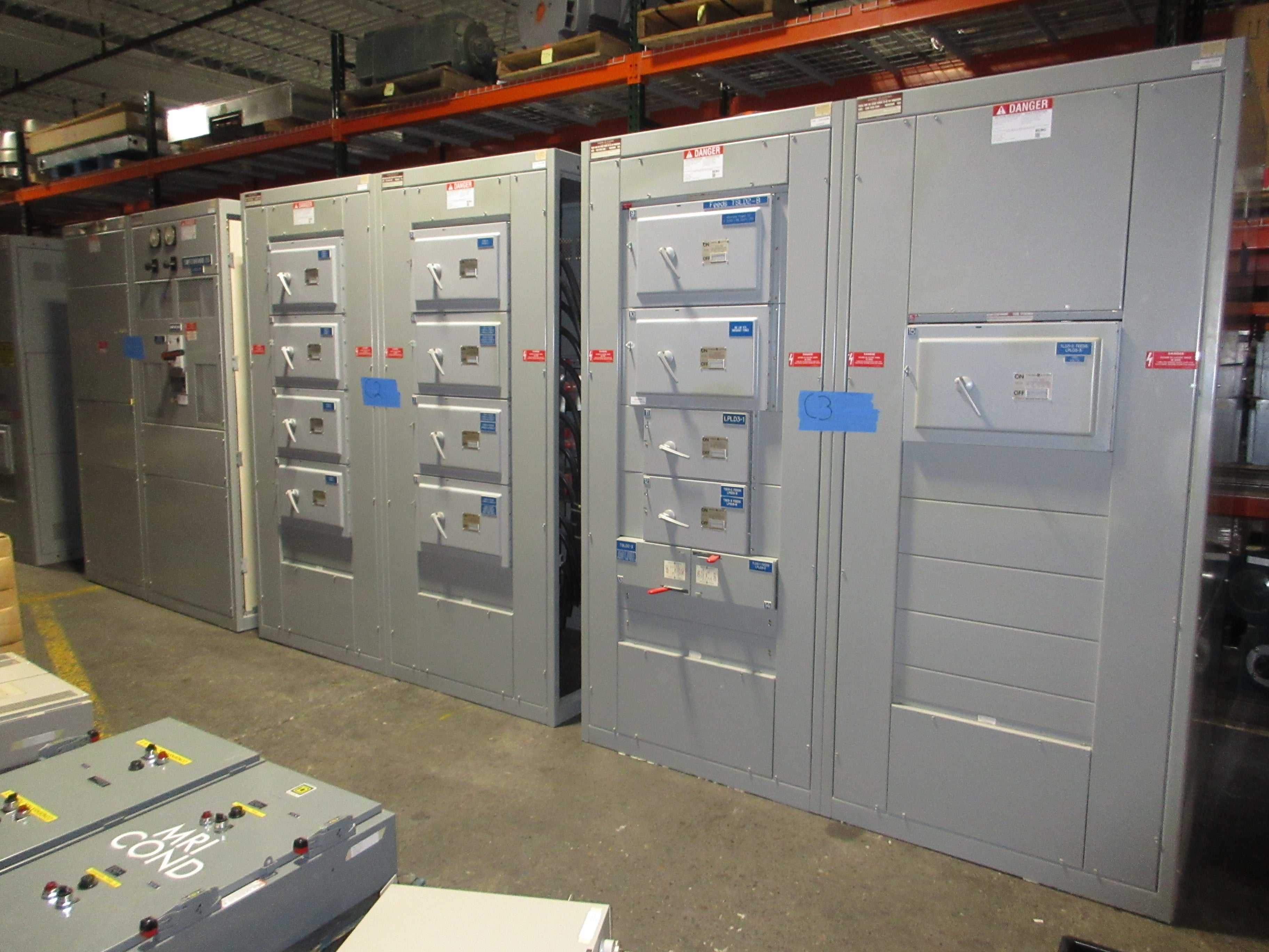 GE 3000A Main Switch Gear Line Up TC3030SS 3000A Main Breaker Used
