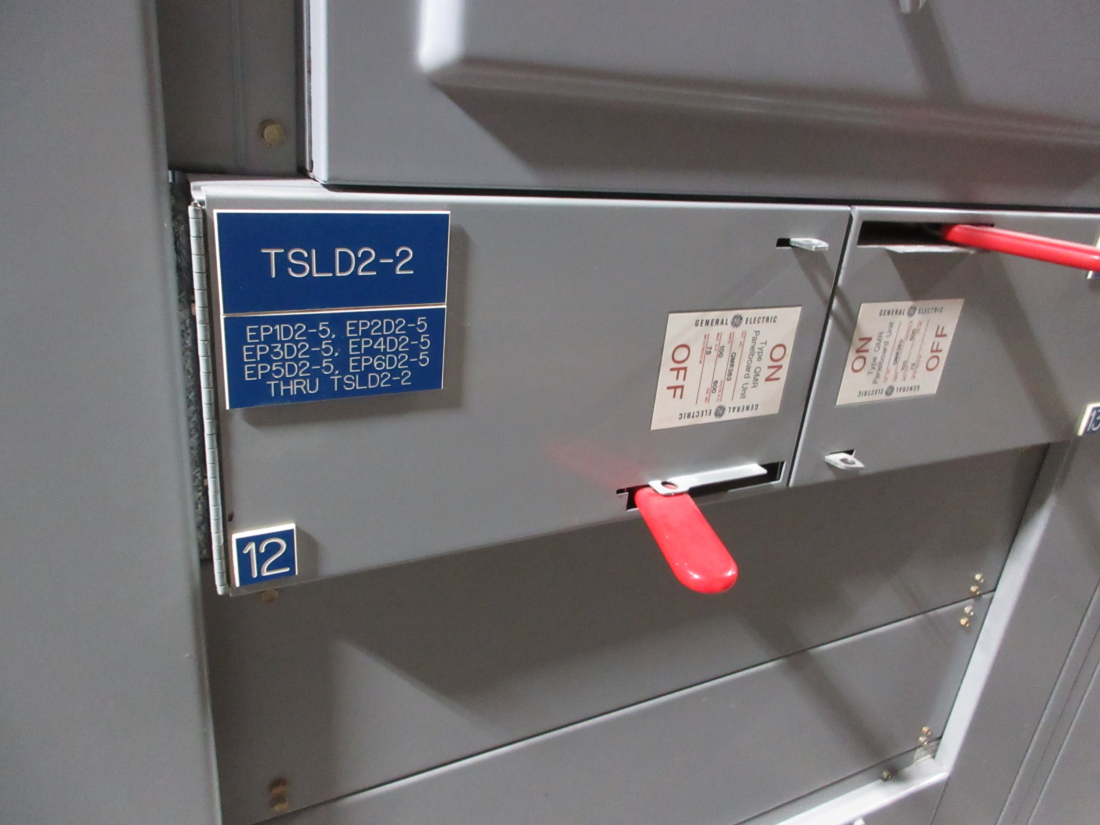 GE 3000A Main Switch Gear Line Up TC3030SS 3000A Main Breaker Used