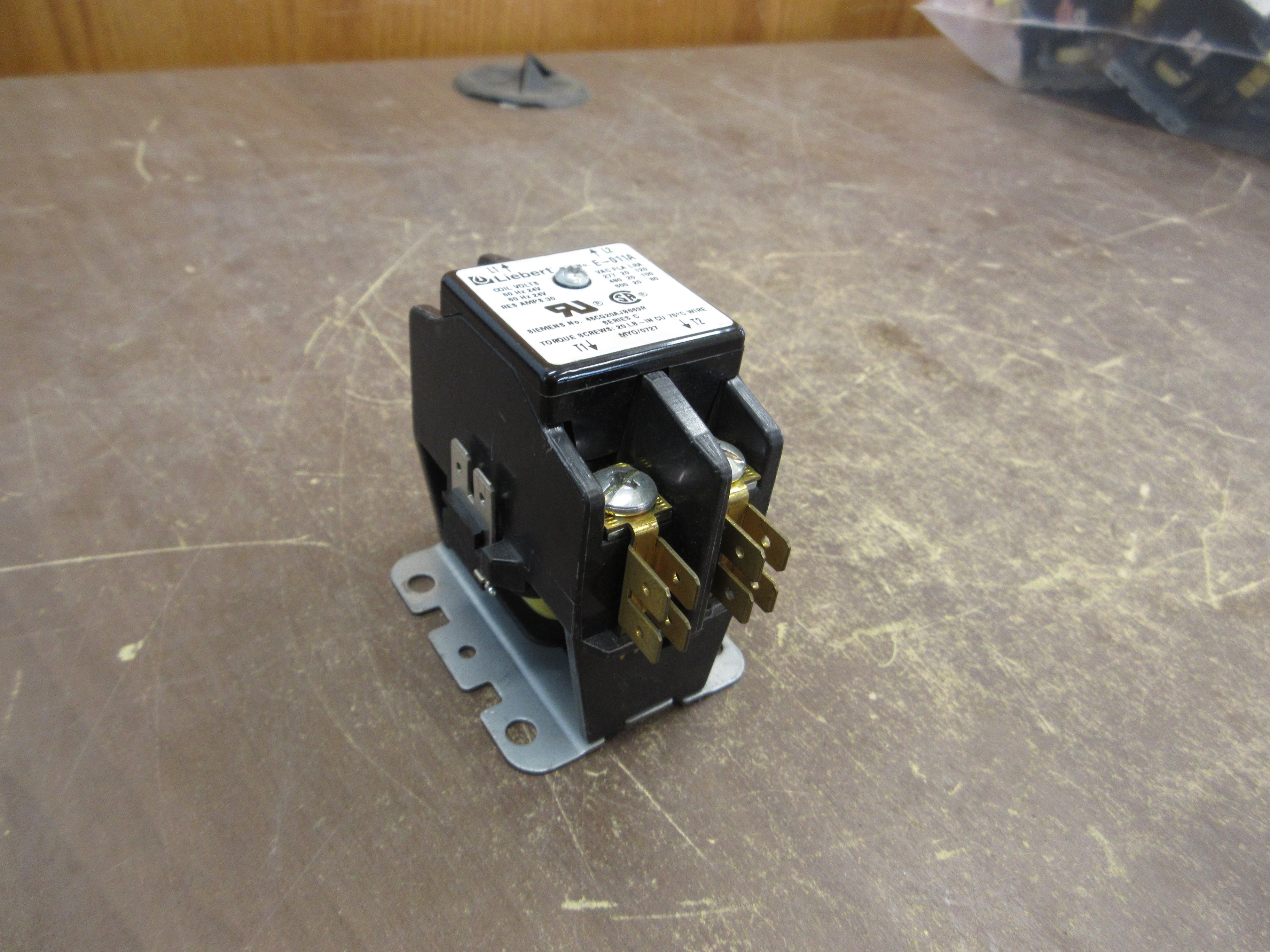 Liebert Contactor E-011A 24V Coil 20A 600V Used
